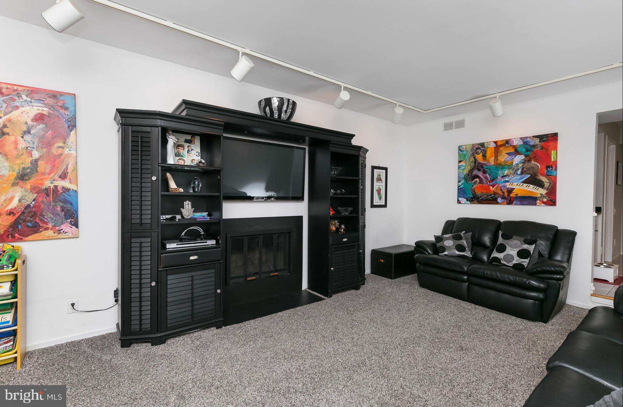 AUTUMN WINDS - Residential