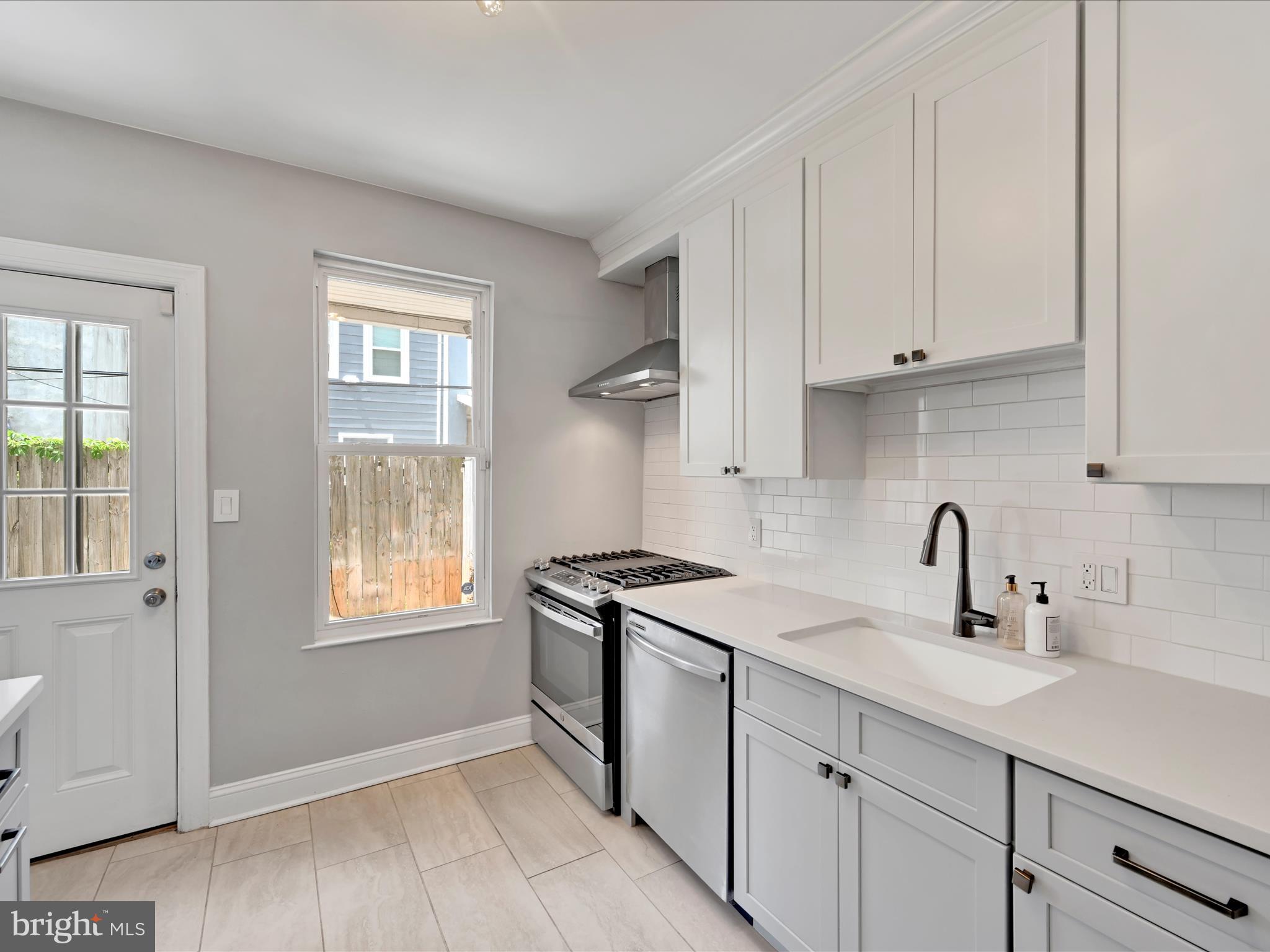 POINT BREEZE - Residential