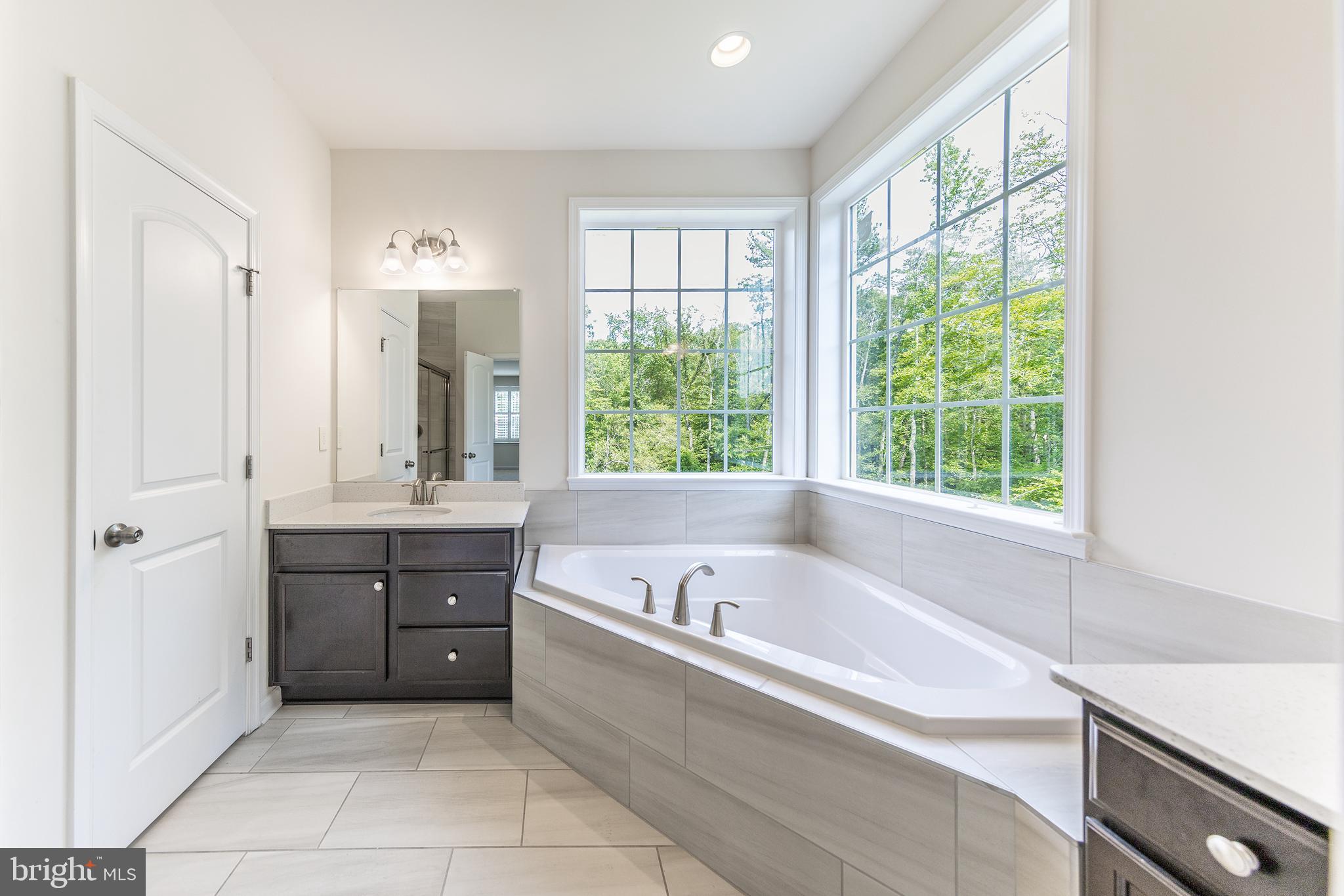 KNOTTING HILL - Residential Lease