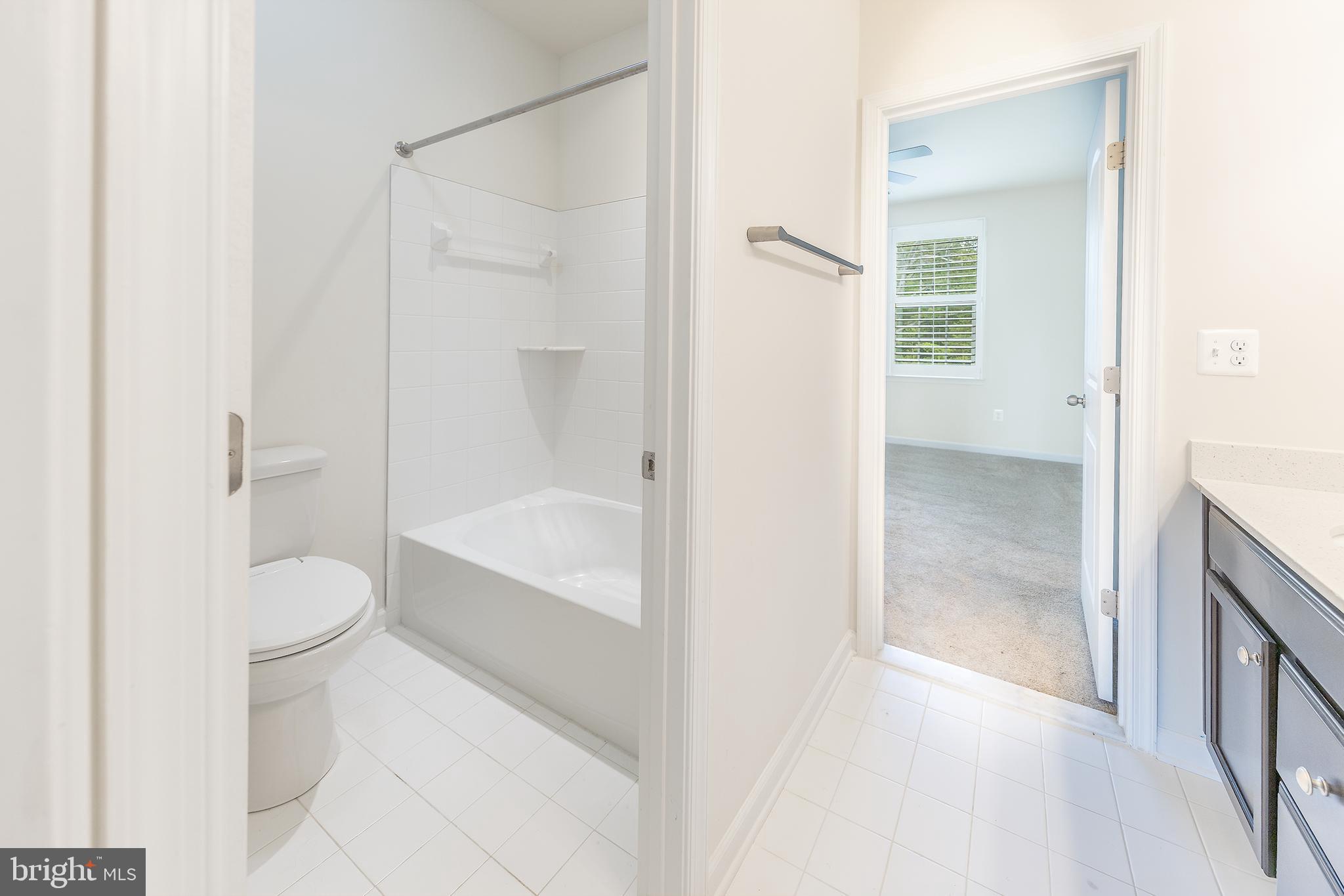 KNOTTING HILL - Residential Lease