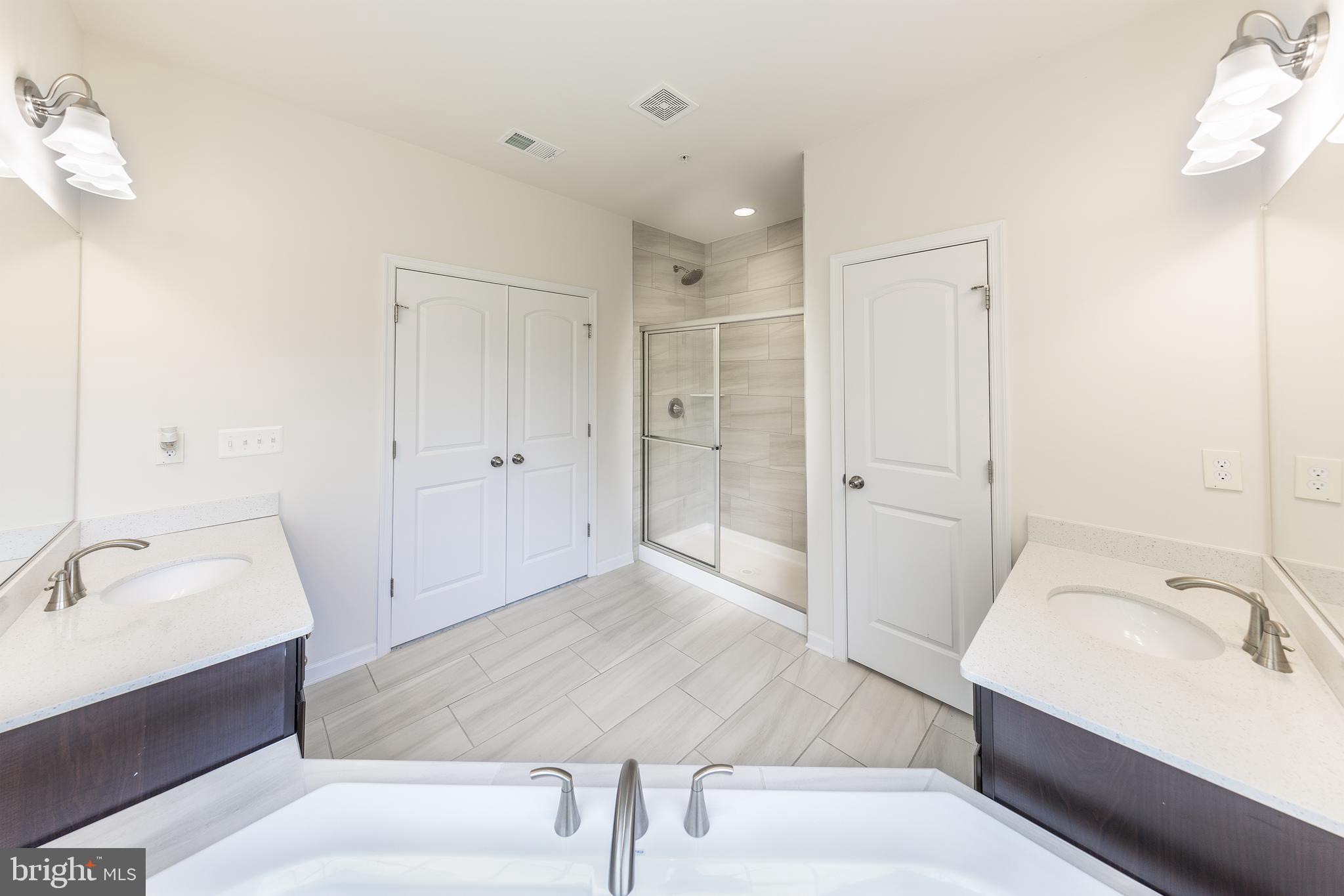 KNOTTING HILL - Residential Lease