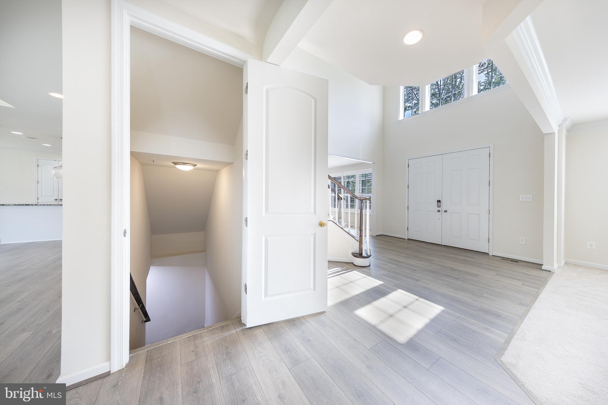 KNOTTING HILL - Residential Lease