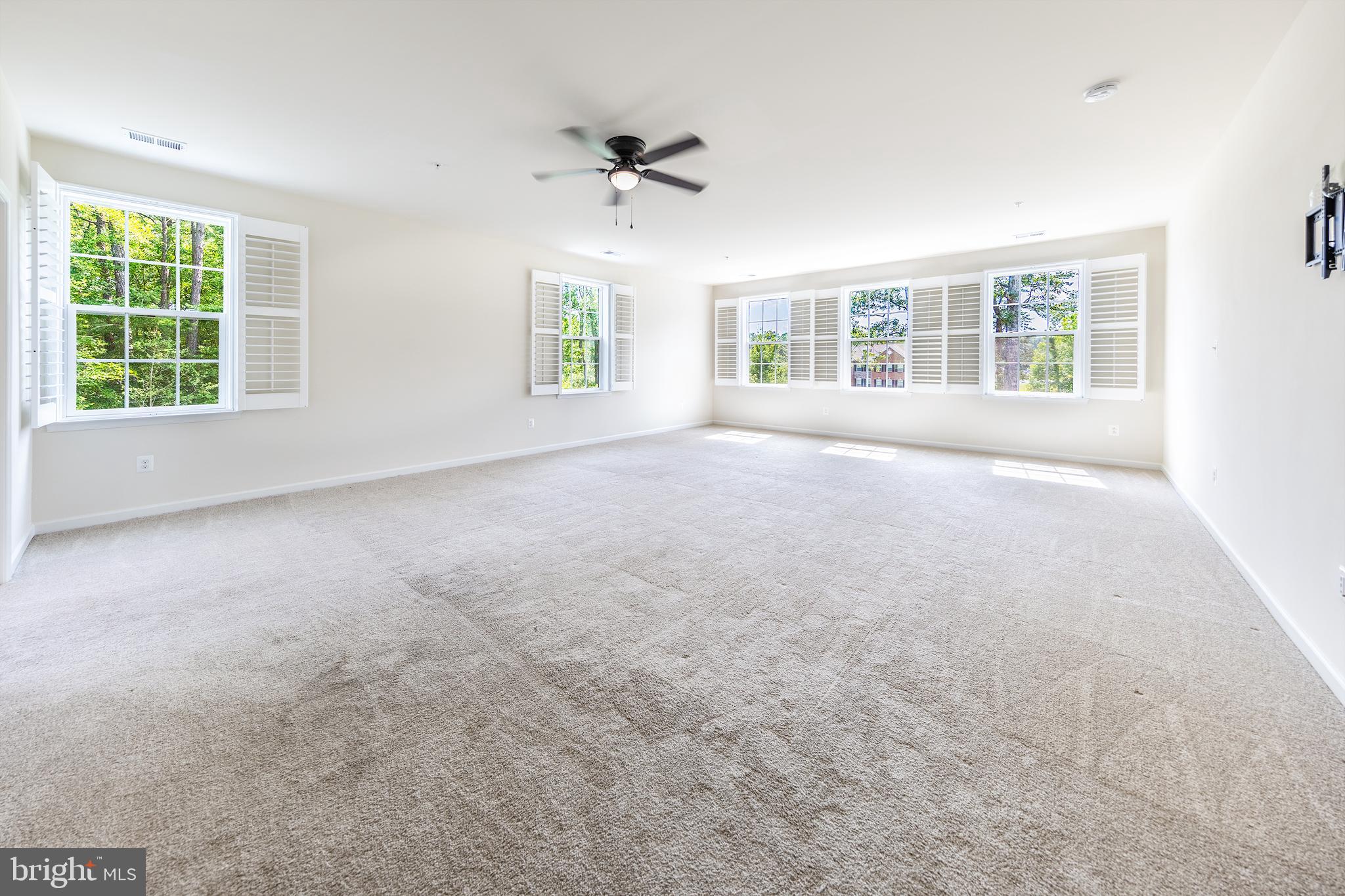 KNOTTING HILL - Residential Lease