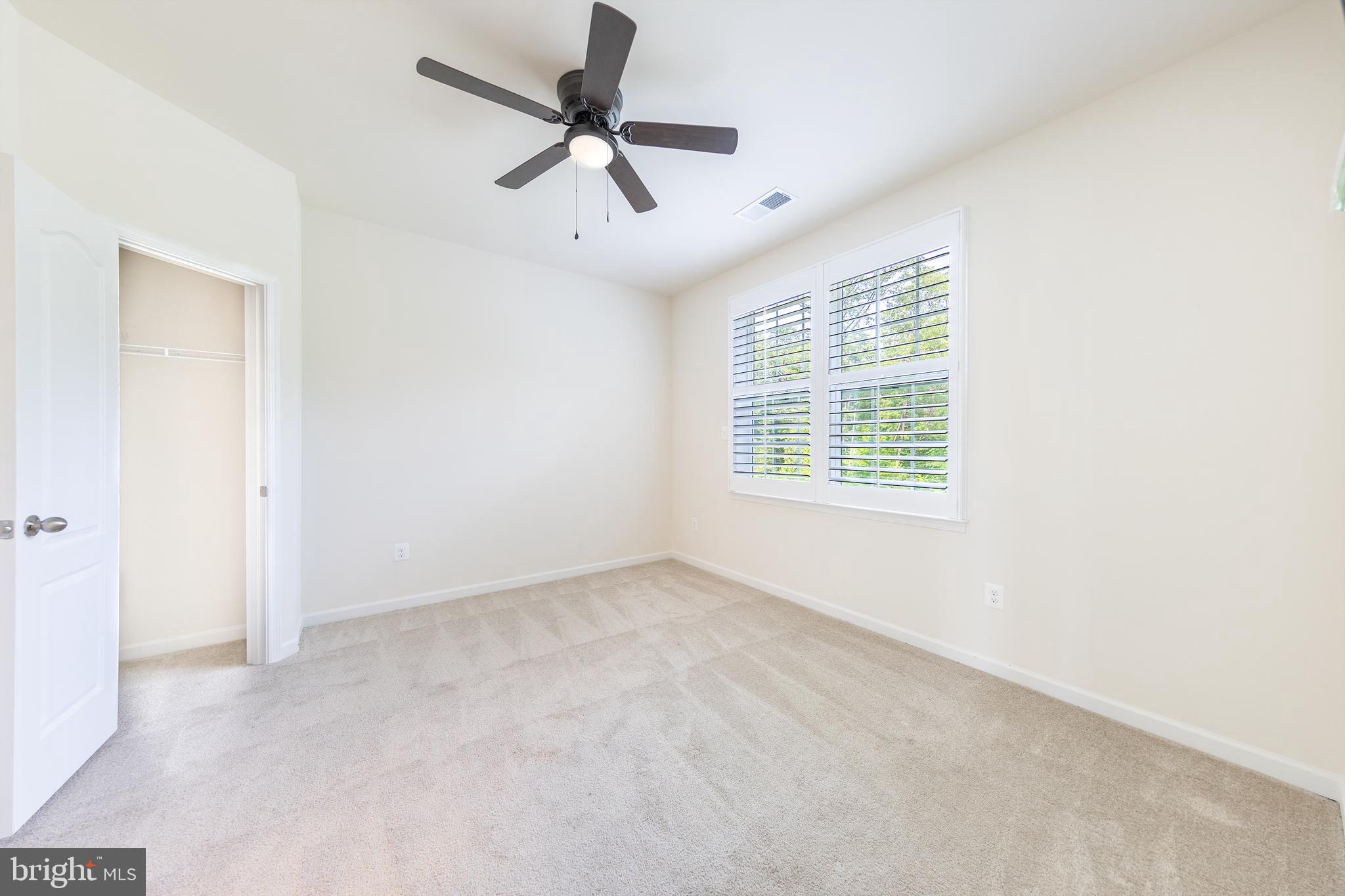 KNOTTING HILL - Residential Lease