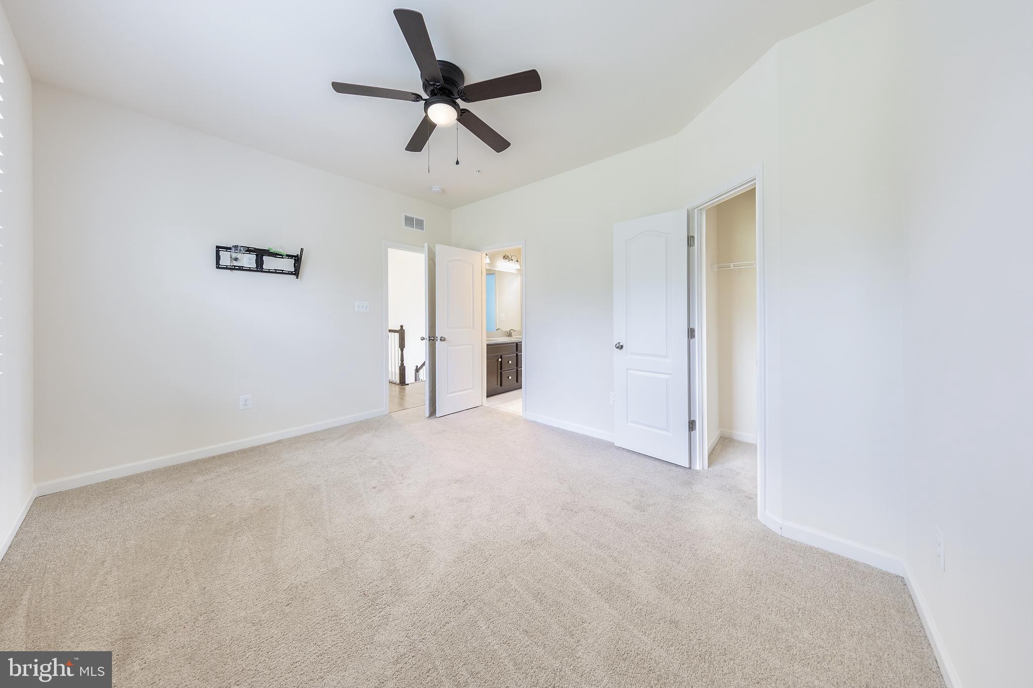 KNOTTING HILL - Residential Lease