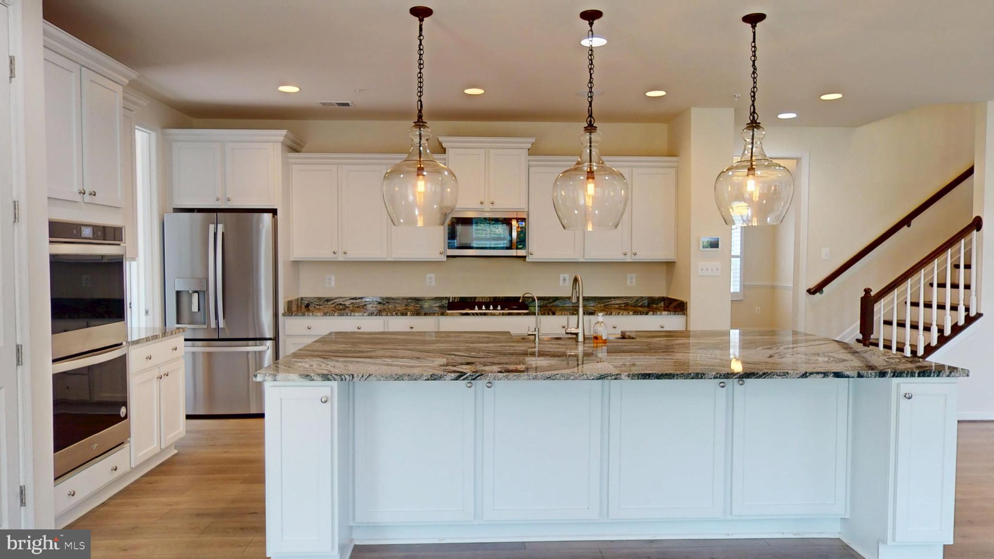 KNOTTING HILL - Residential Lease