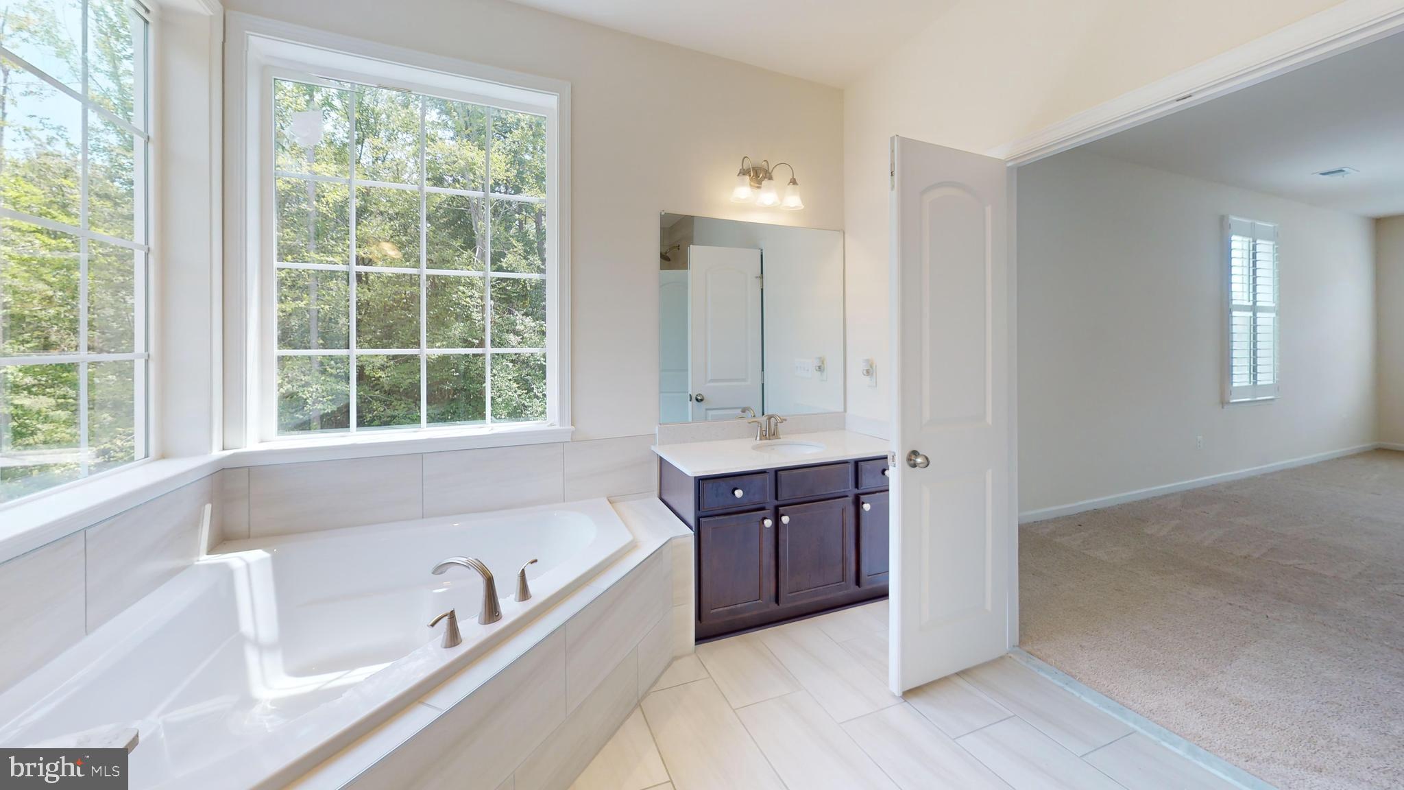 KNOTTING HILL - Residential Lease