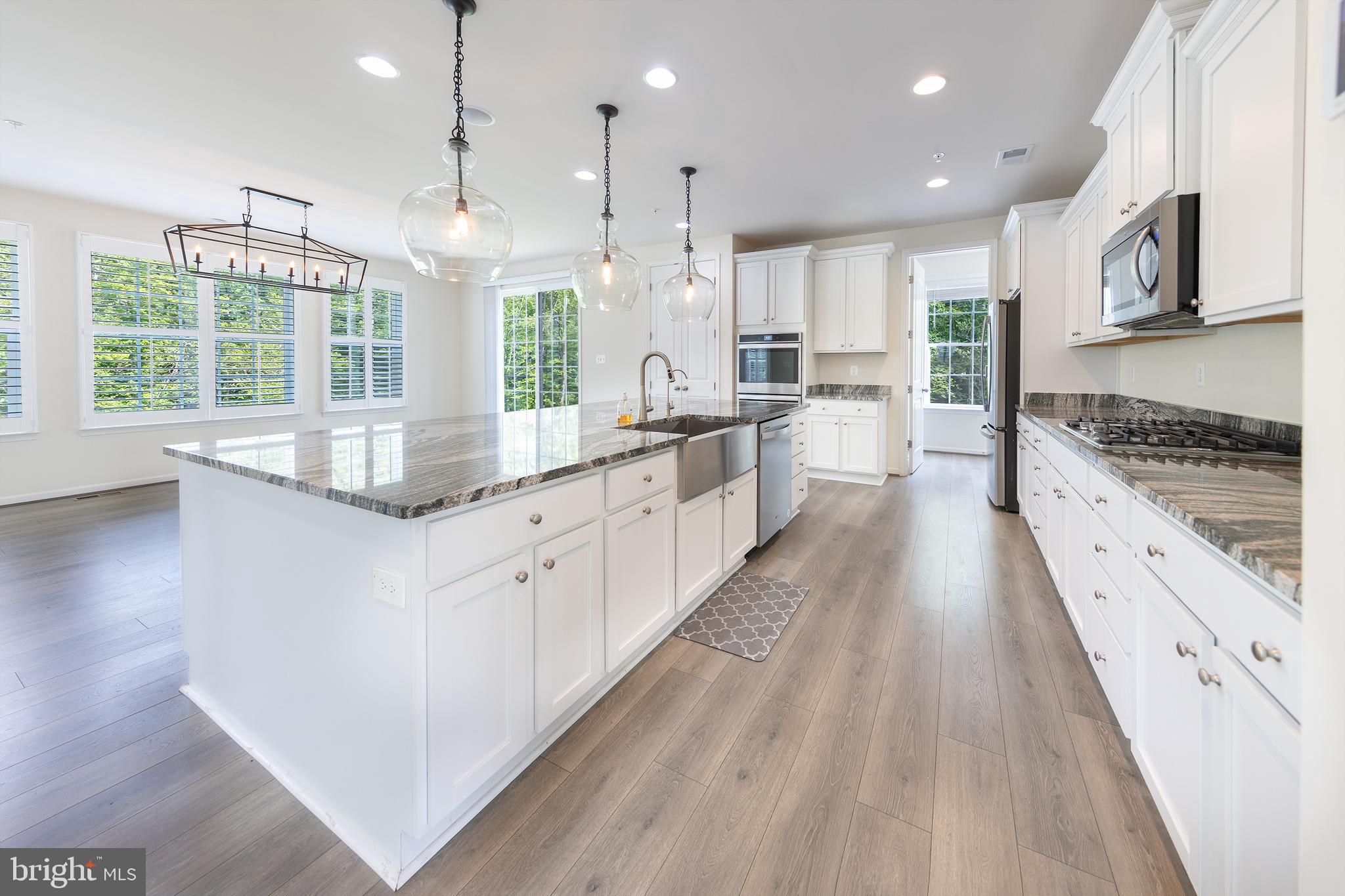 KNOTTING HILL - Residential Lease