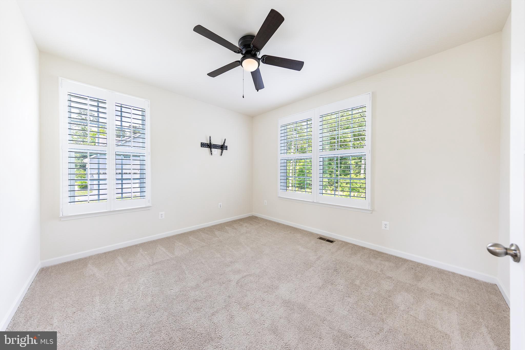 KNOTTING HILL - Residential Lease