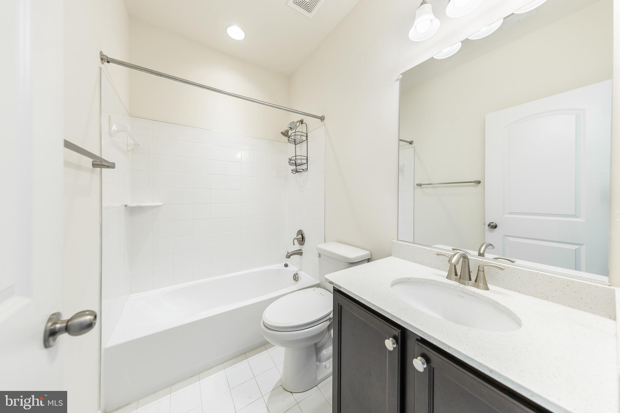 KNOTTING HILL - Residential Lease