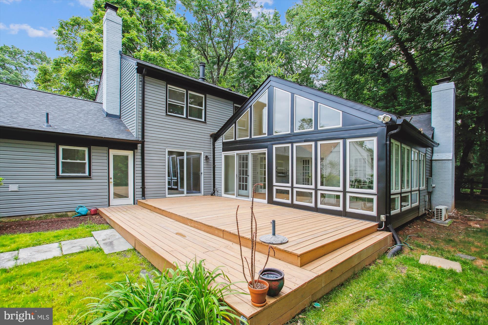 RESTON - Residential