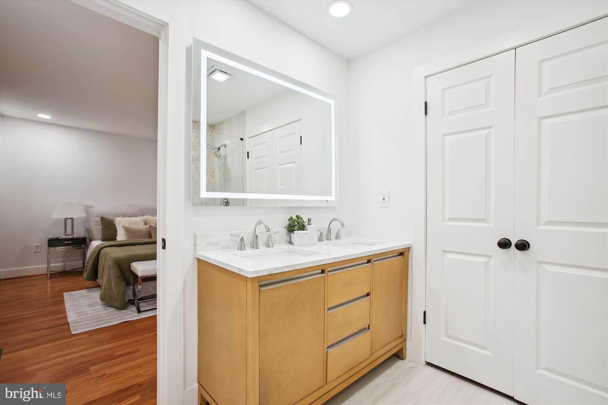 RESTON - Residential