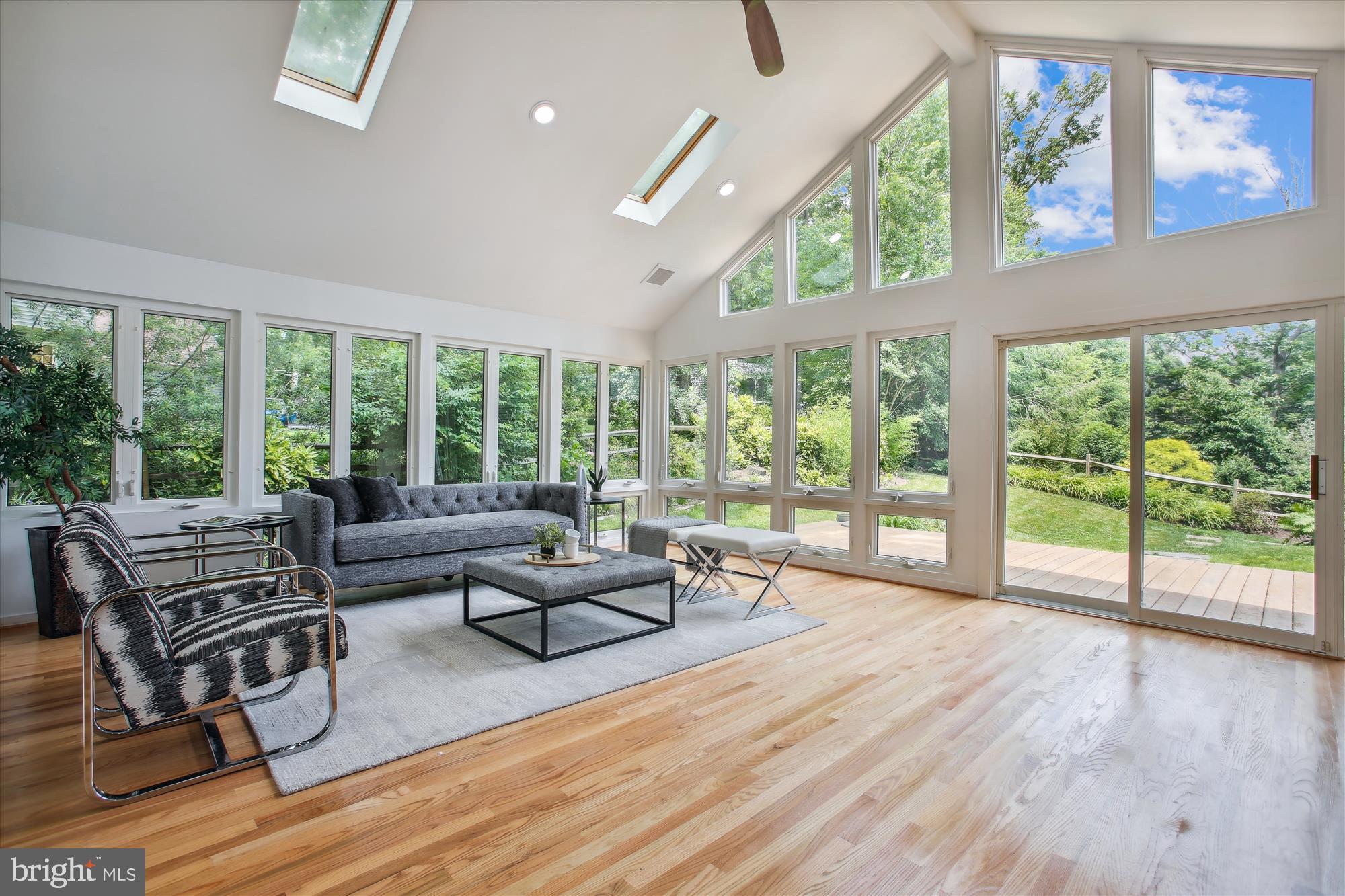 RESTON - Residential