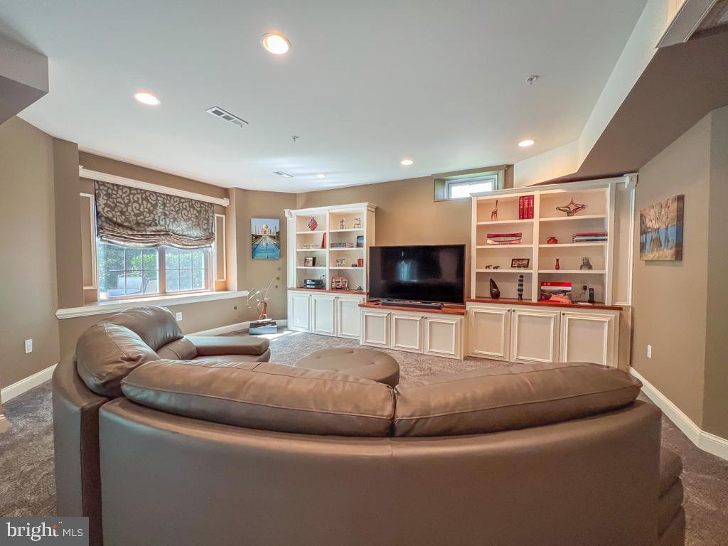 REGENCY AT YARDLEY - Residential