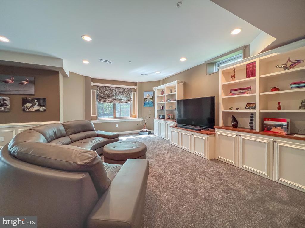 REGENCY AT YARDLEY - Residential