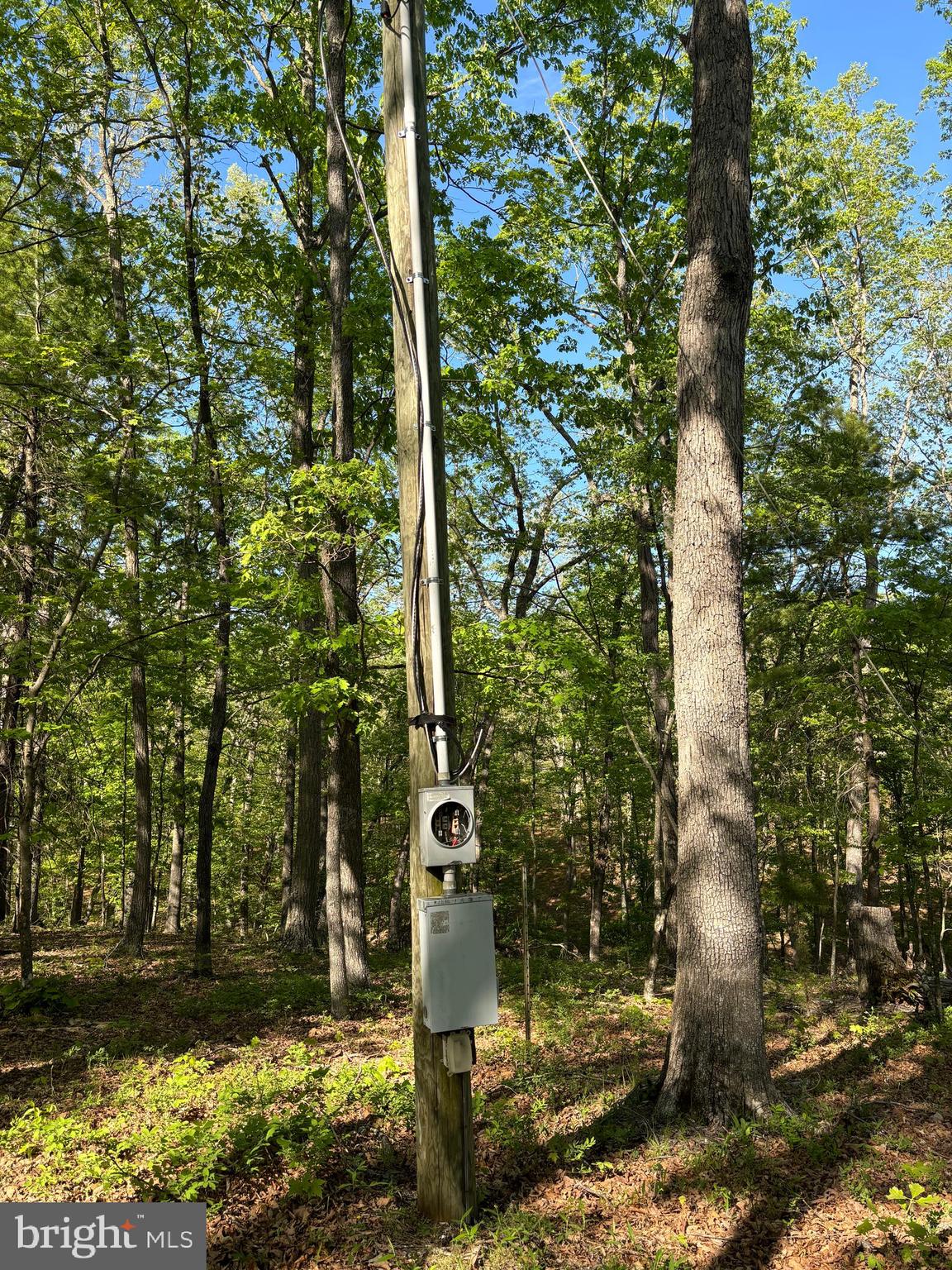 CRESCENT CROSSING - Land