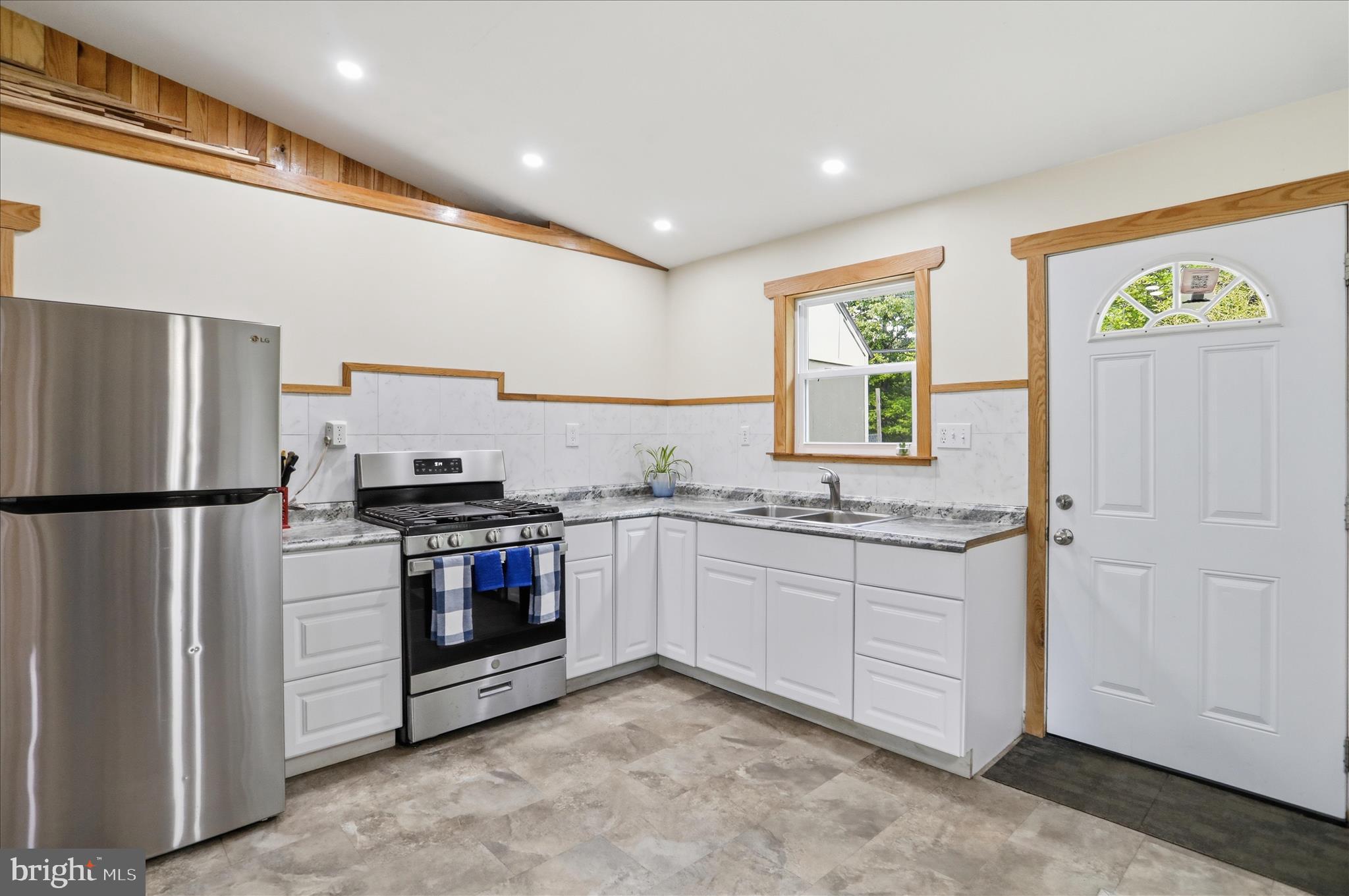 VALLEY HIGH TIMBER FARMS - Residential