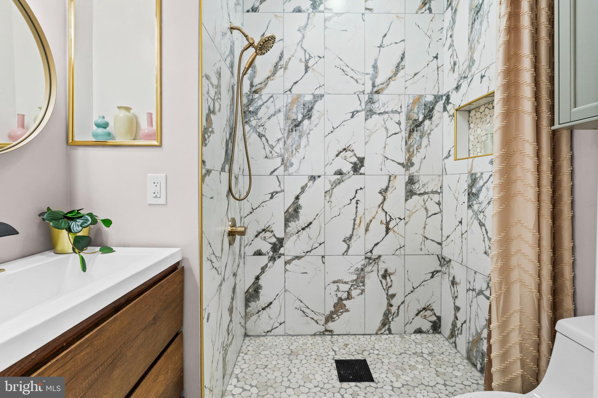 COLD SPRING NEWTOWN - Residential