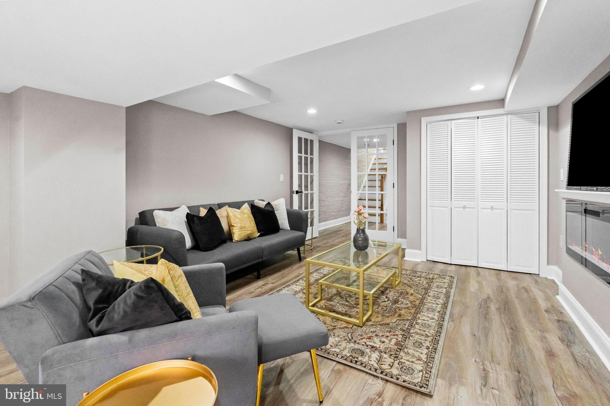 COLD SPRING NEWTOWN - Residential