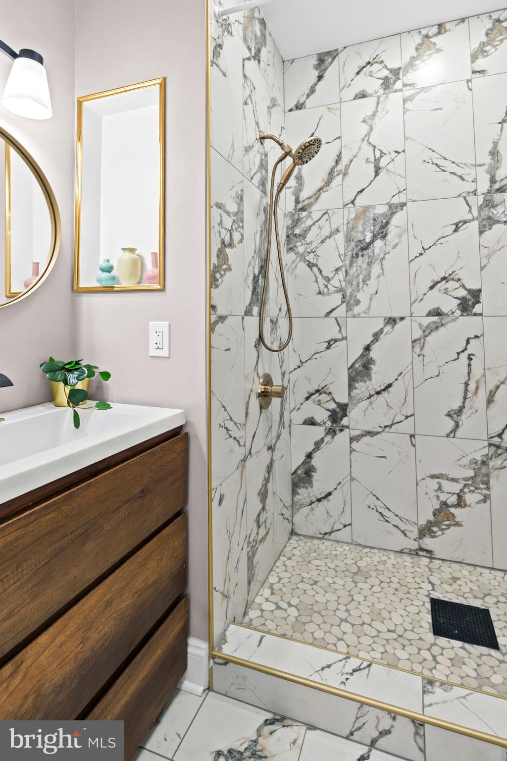 COLD SPRING NEWTOWN - Residential