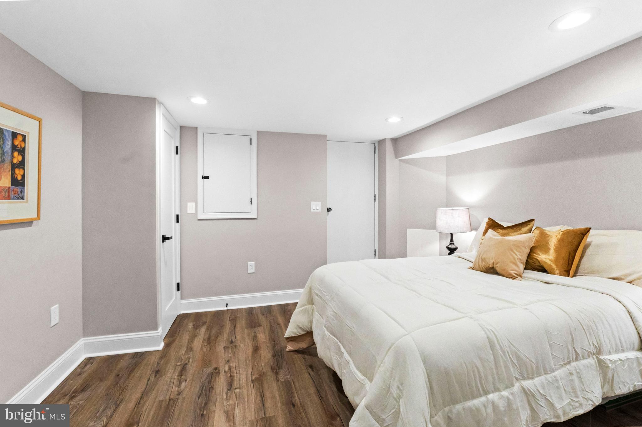 COLD SPRING NEWTOWN - Residential