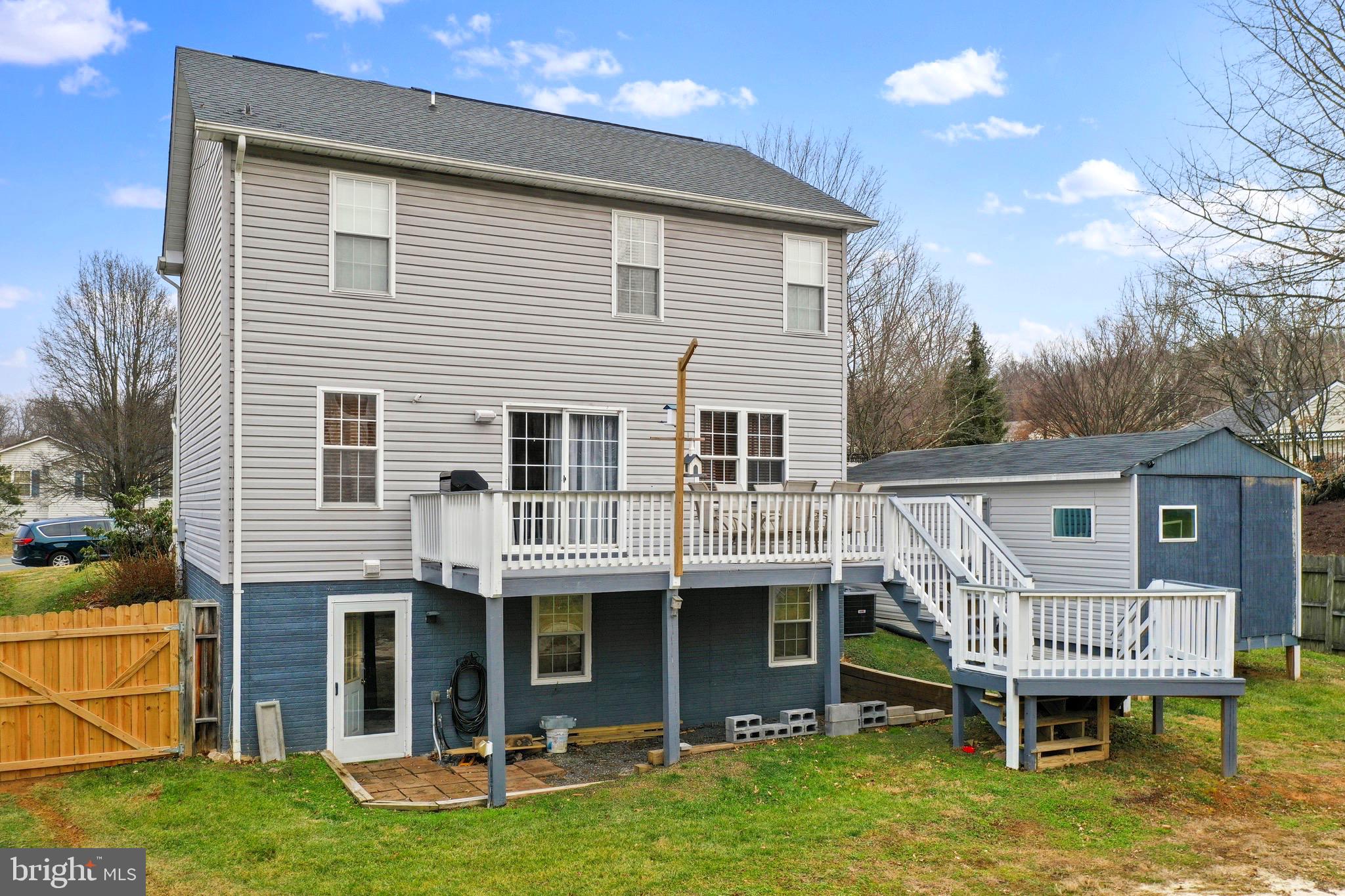 WILLIAMSBURG - Residential