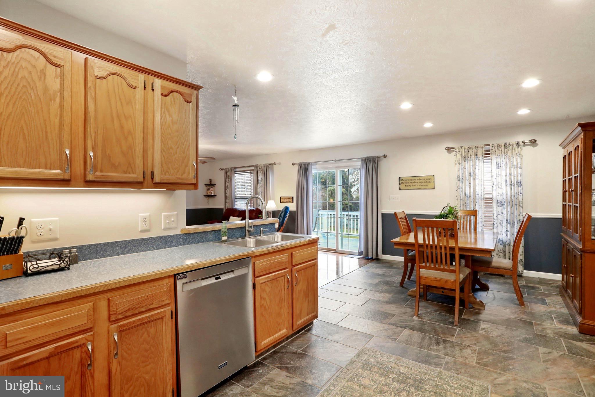 WILLIAMSBURG - Residential