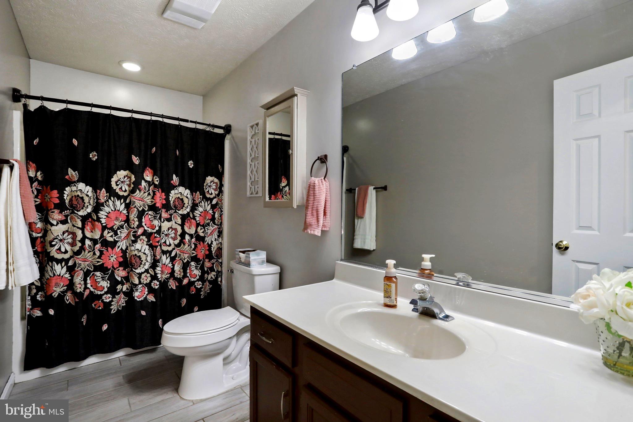 WILLIAMSBURG - Residential