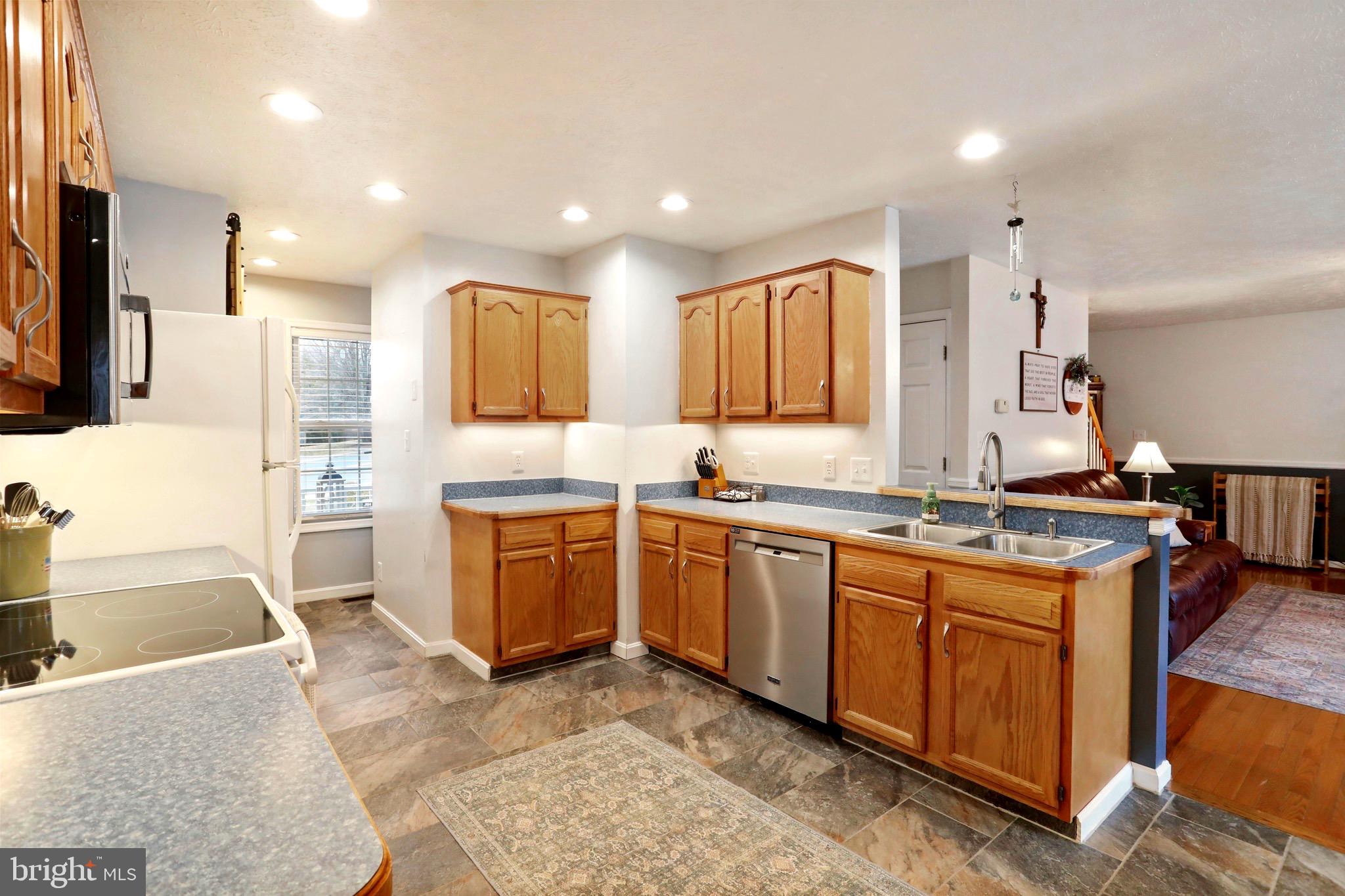 WILLIAMSBURG - Residential