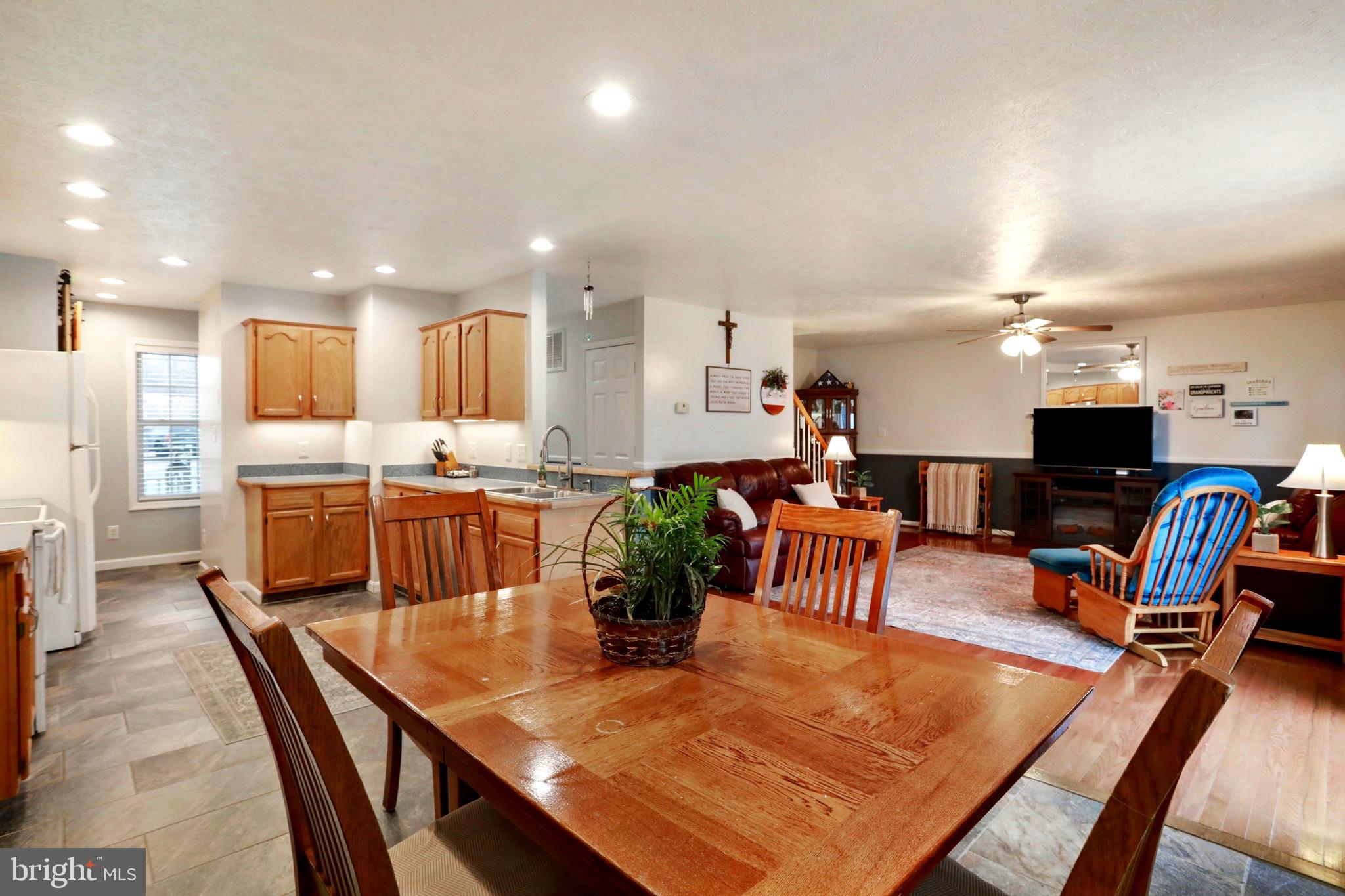 WILLIAMSBURG - Residential