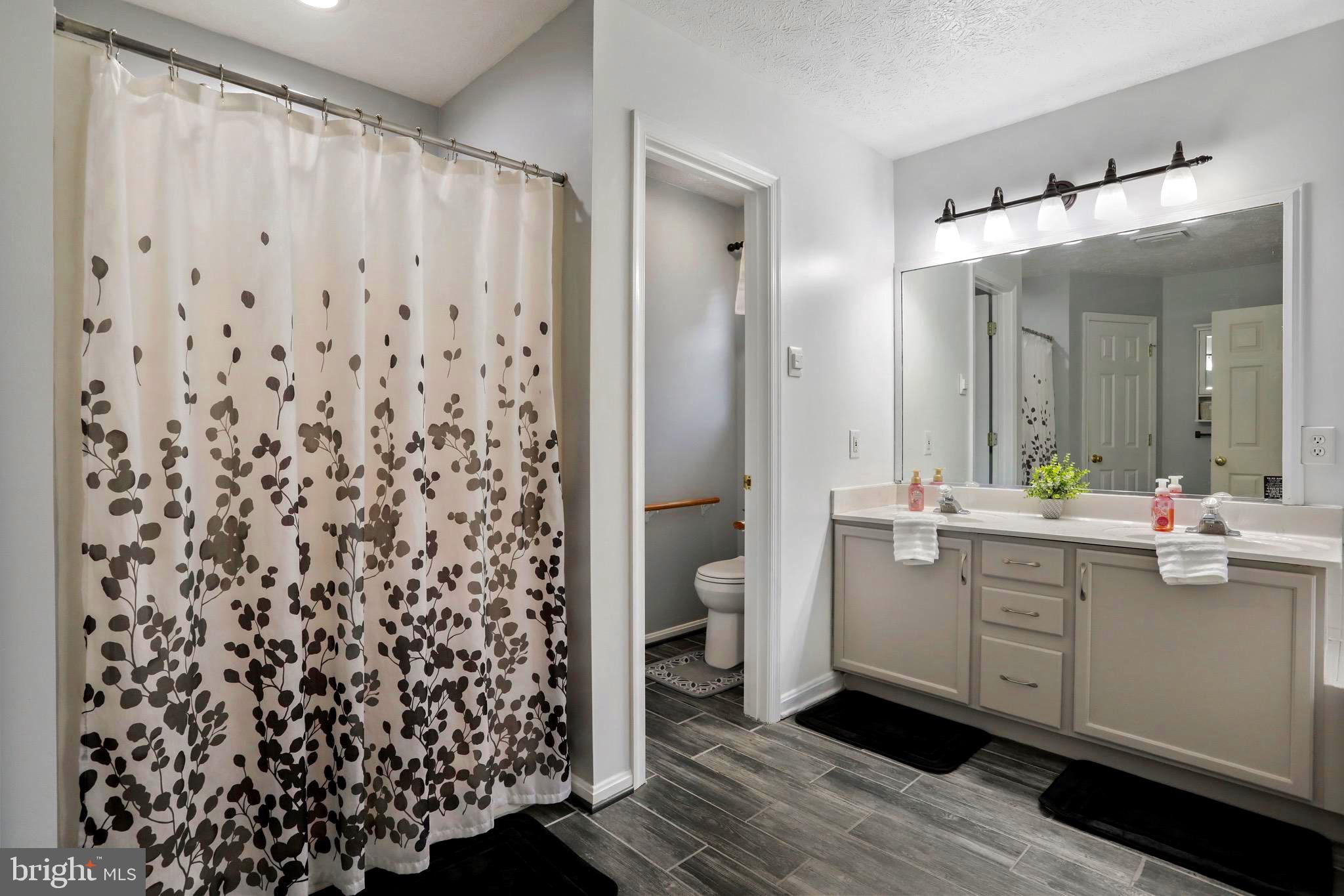 WILLIAMSBURG - Residential