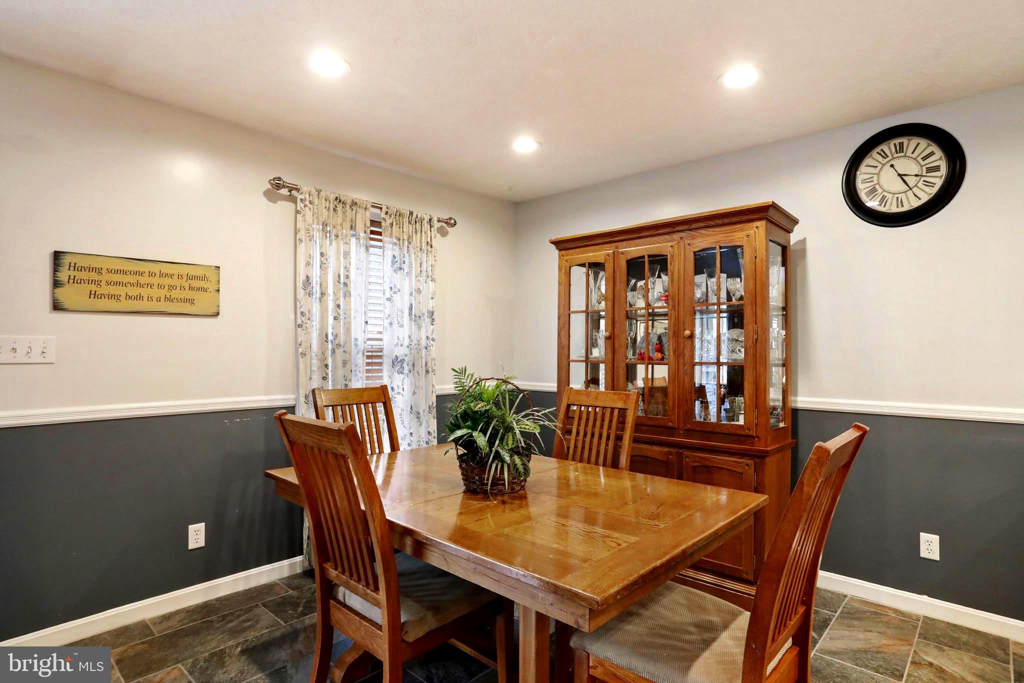 WILLIAMSBURG - Residential