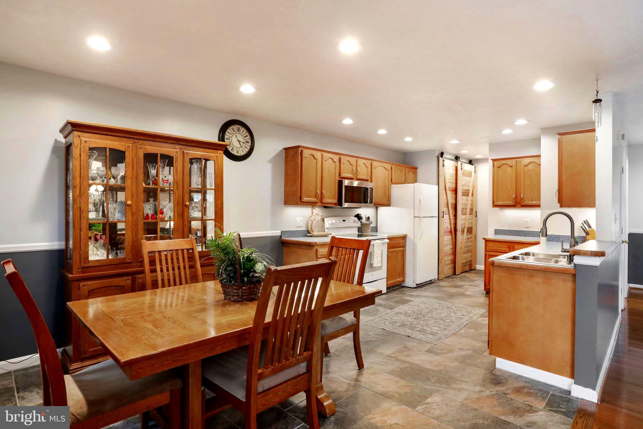 WILLIAMSBURG - Residential