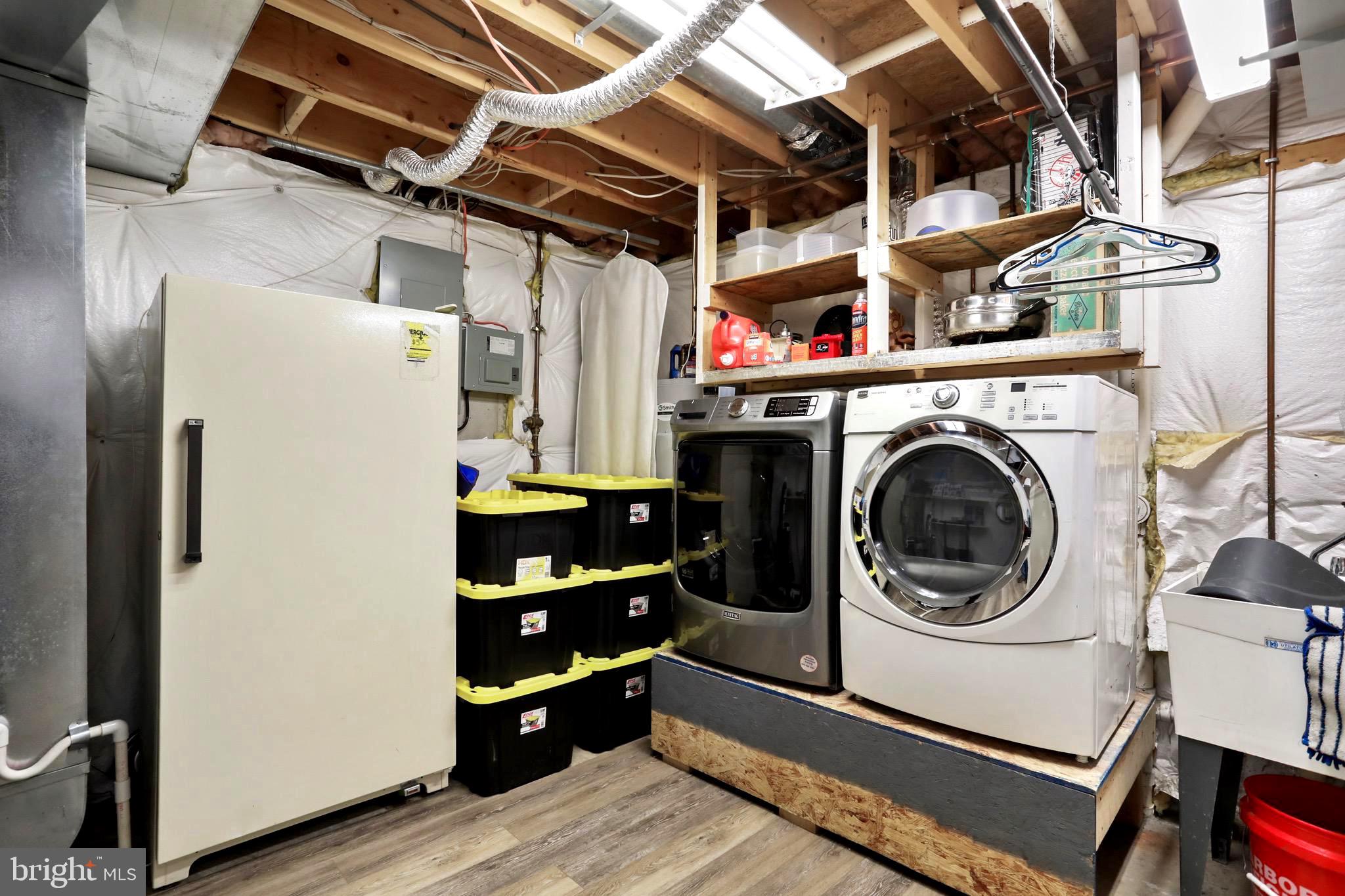 WILLIAMSBURG - Residential