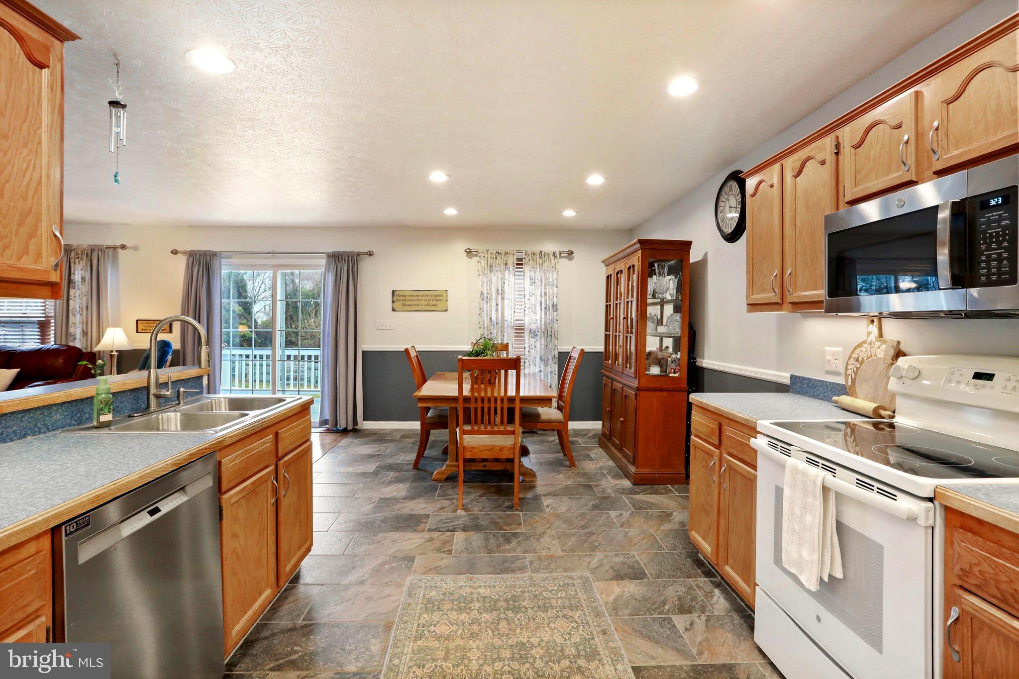 WILLIAMSBURG - Residential