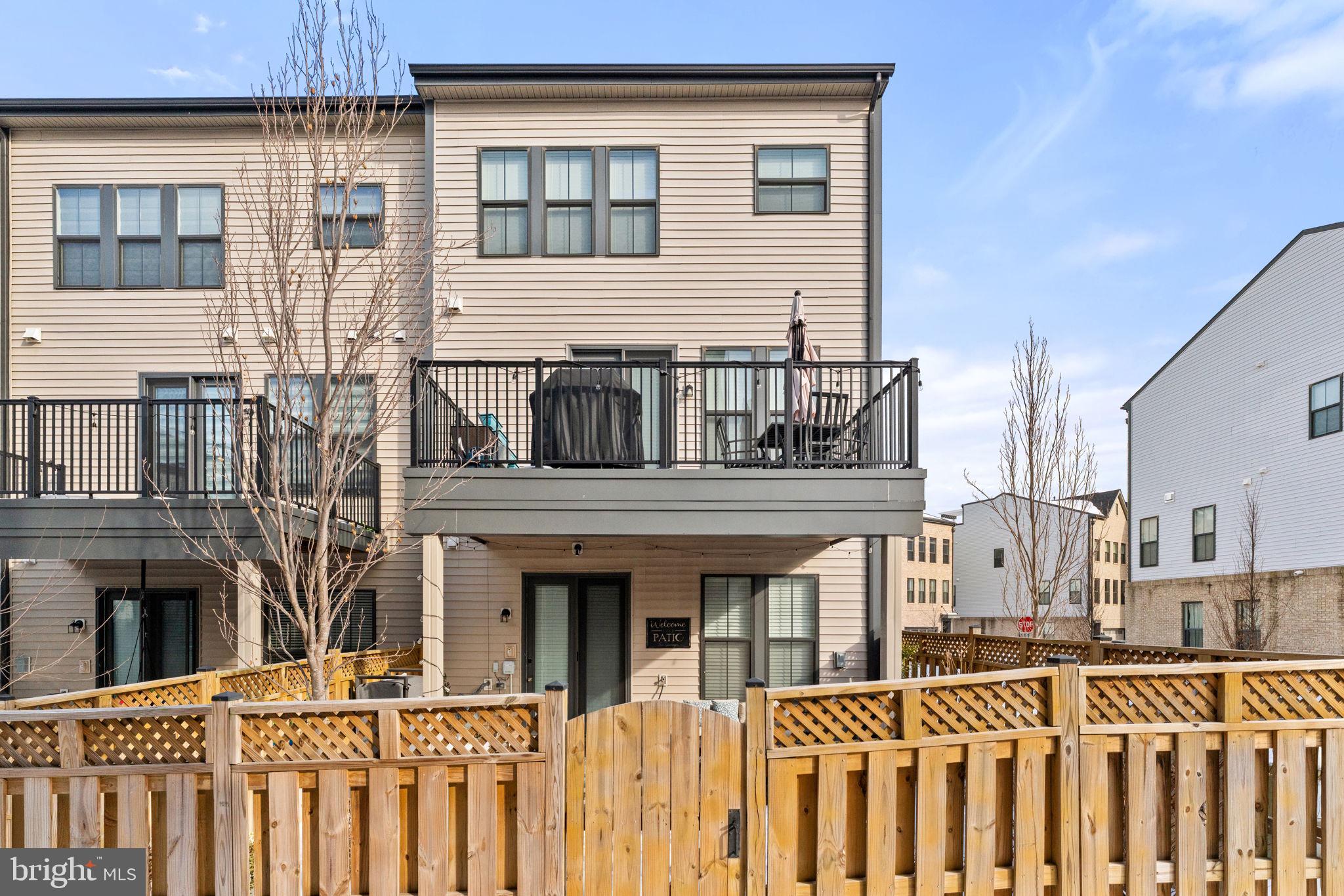 BRAMBLETON TOWN CENTER - Residential