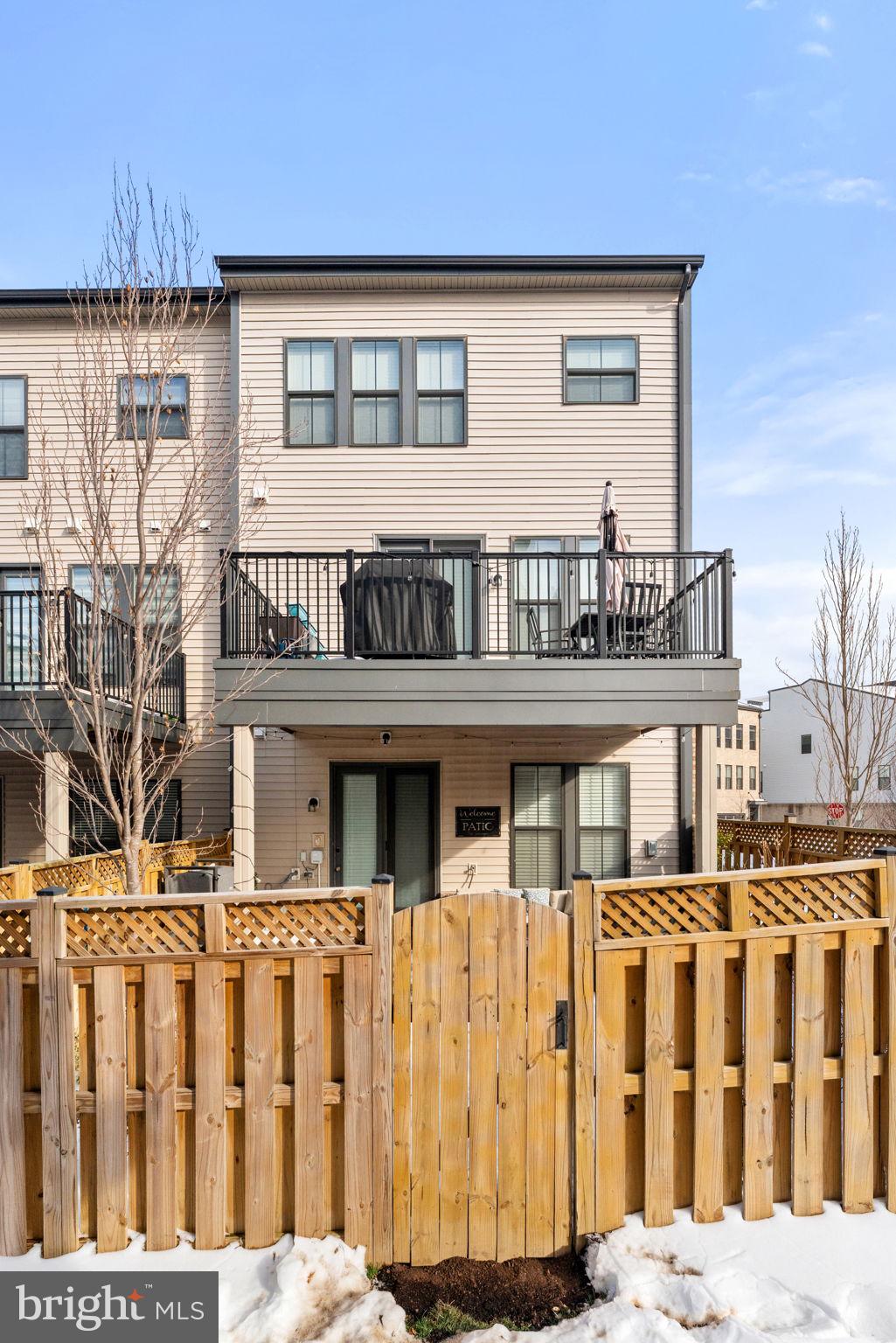 BRAMBLETON TOWN CENTER - Residential