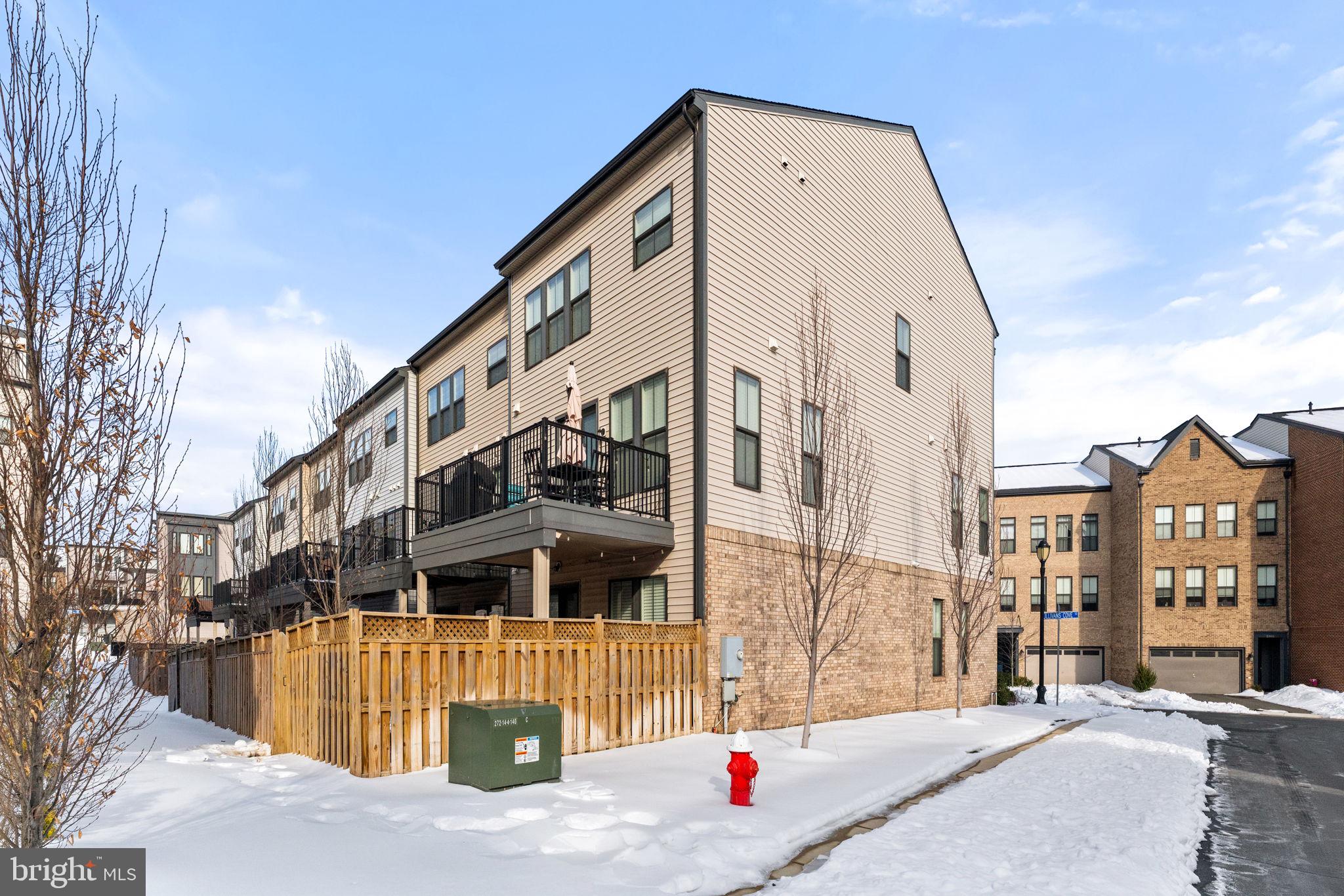 BRAMBLETON TOWN CENTER - Residential