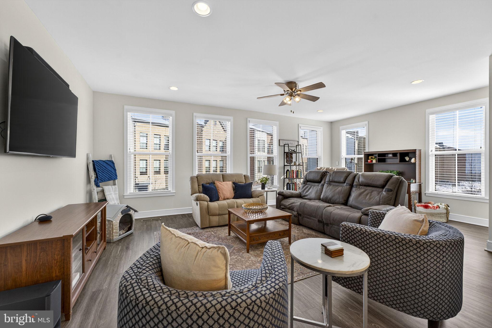 BRAMBLETON TOWN CENTER - Residential