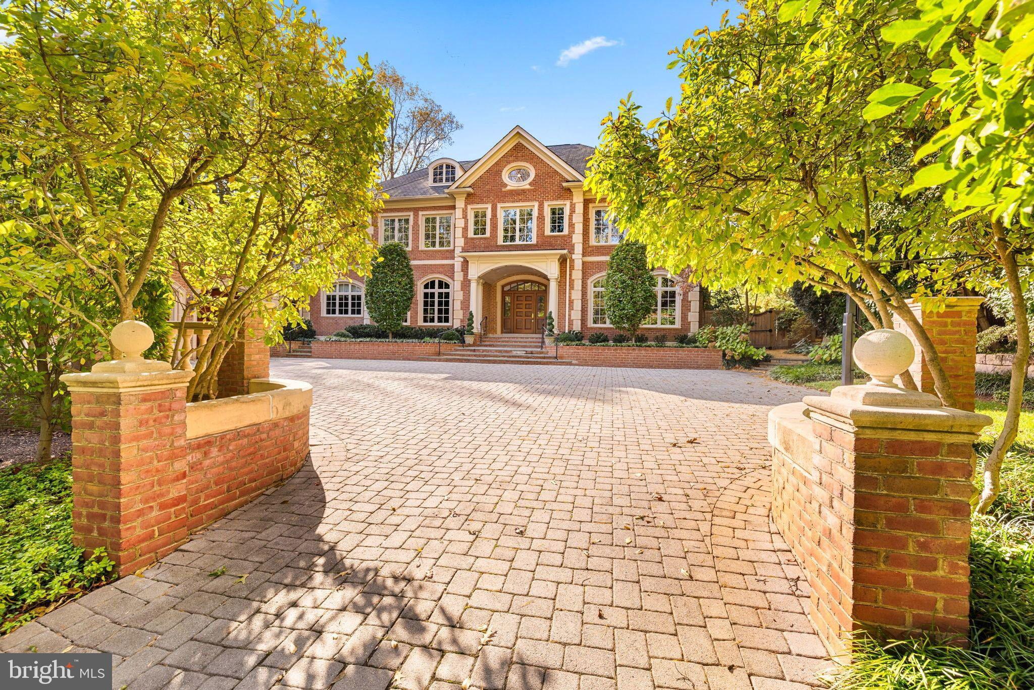 BRADLEY HILLS GROVE - Residential