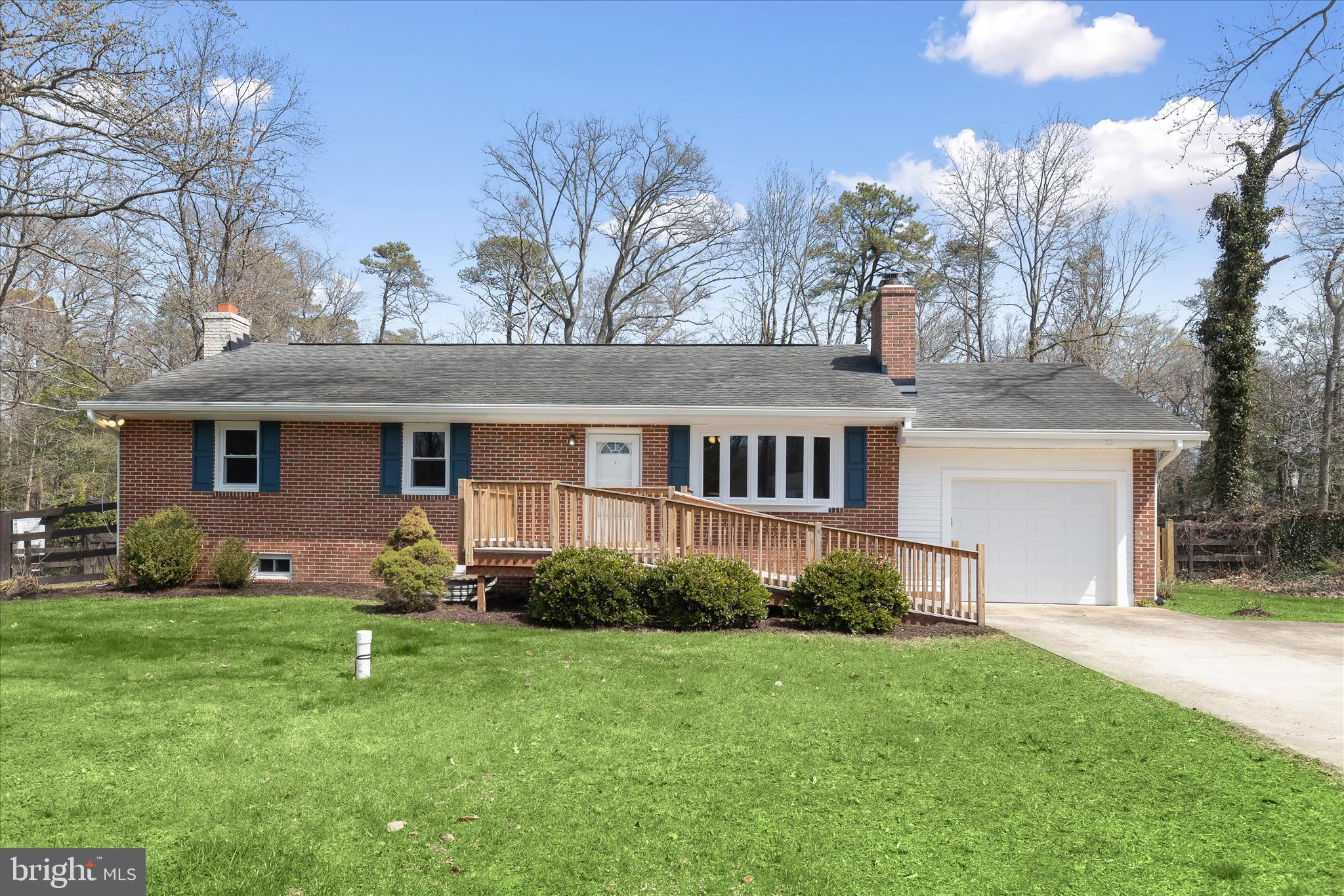 LAUREL ACRES - Residential