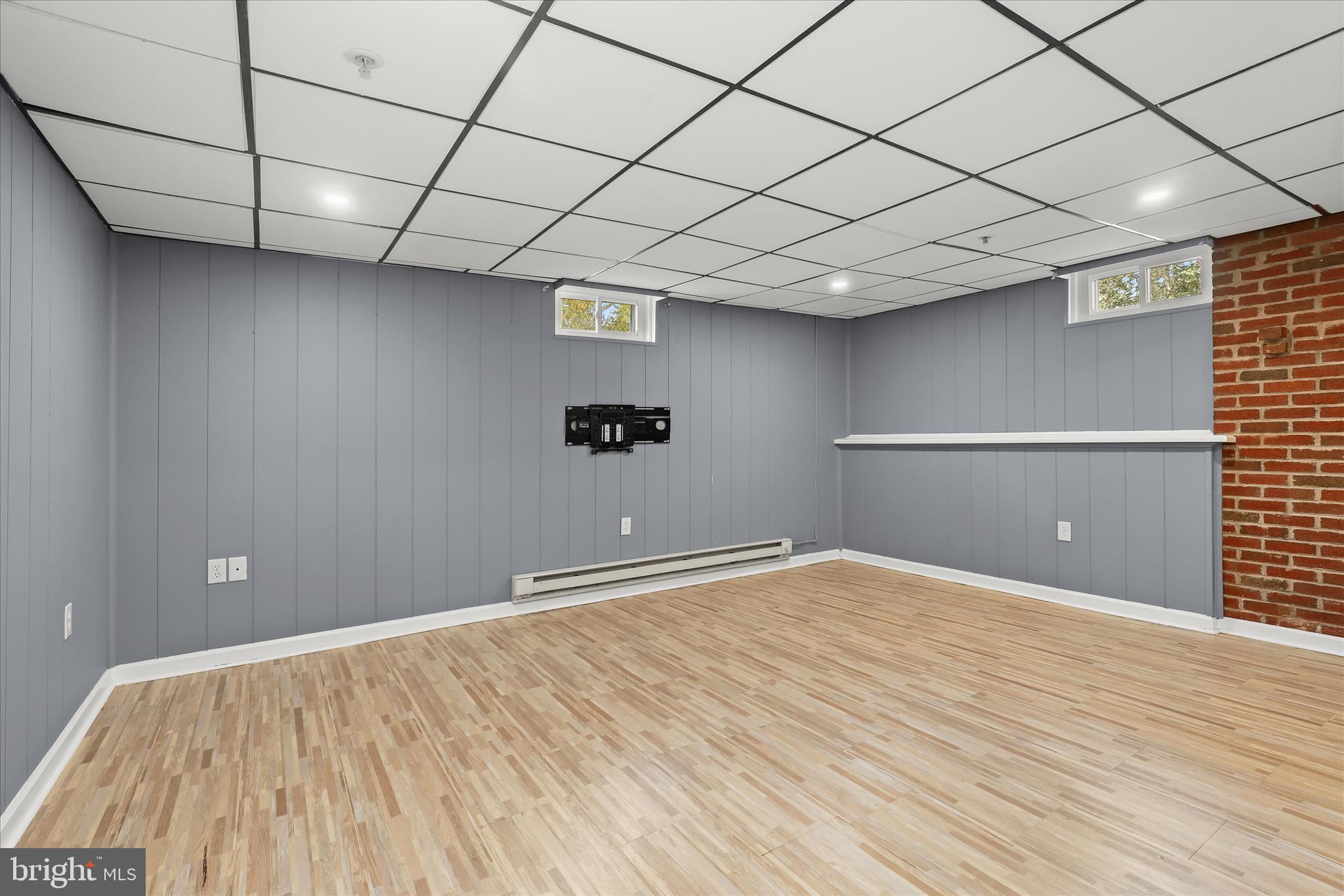 LAUREL ACRES - Residential