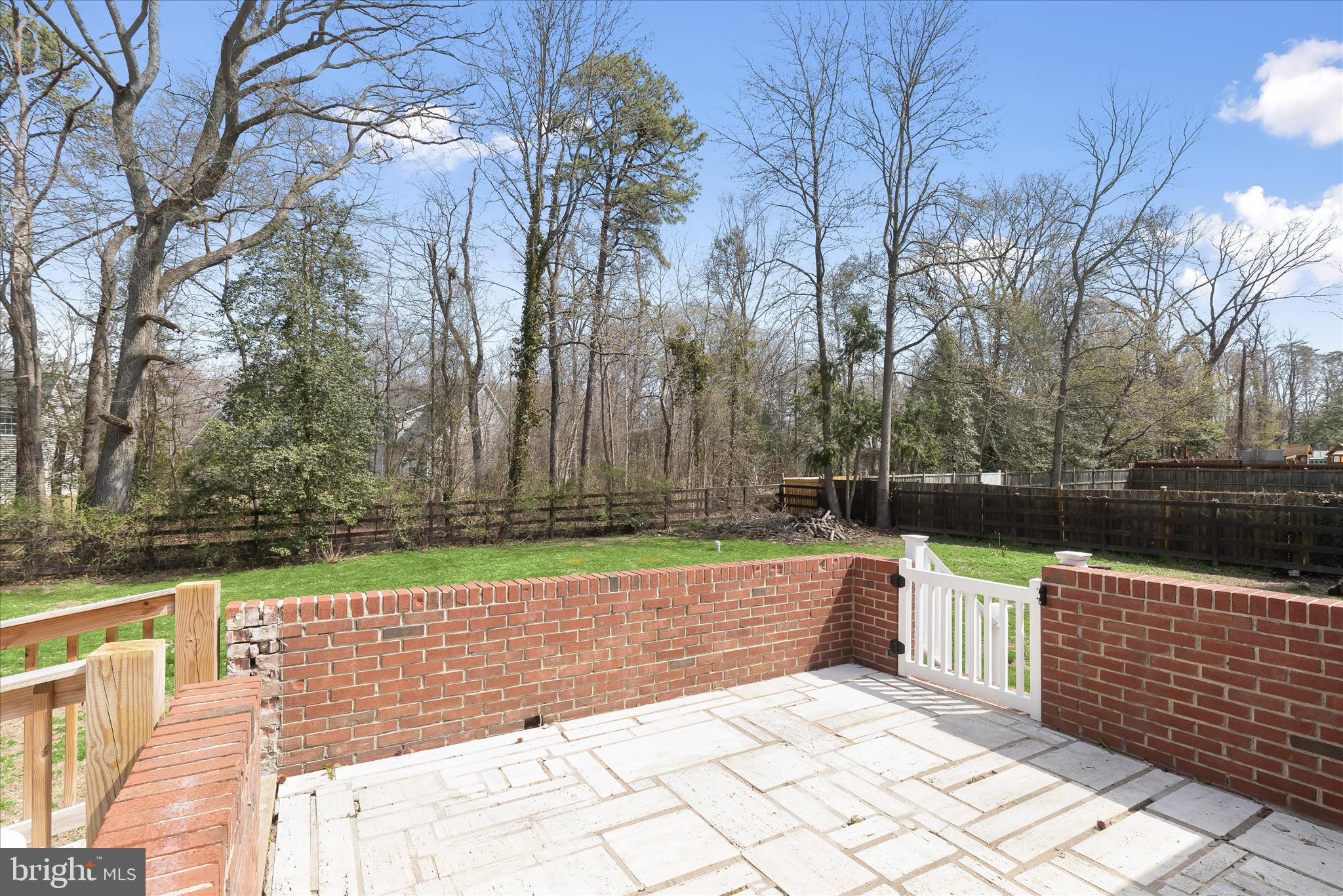 LAUREL ACRES - Residential