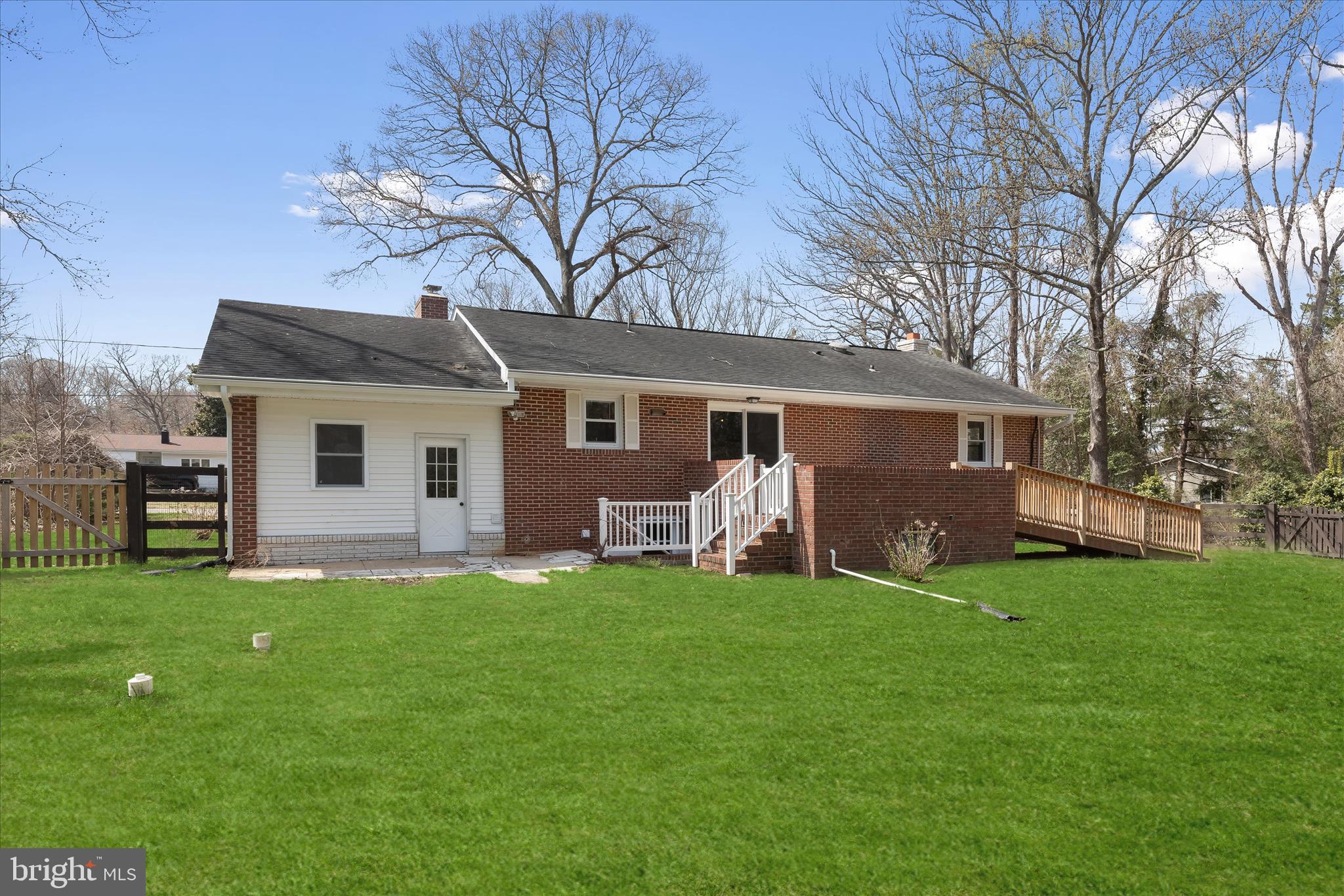 LAUREL ACRES - Residential