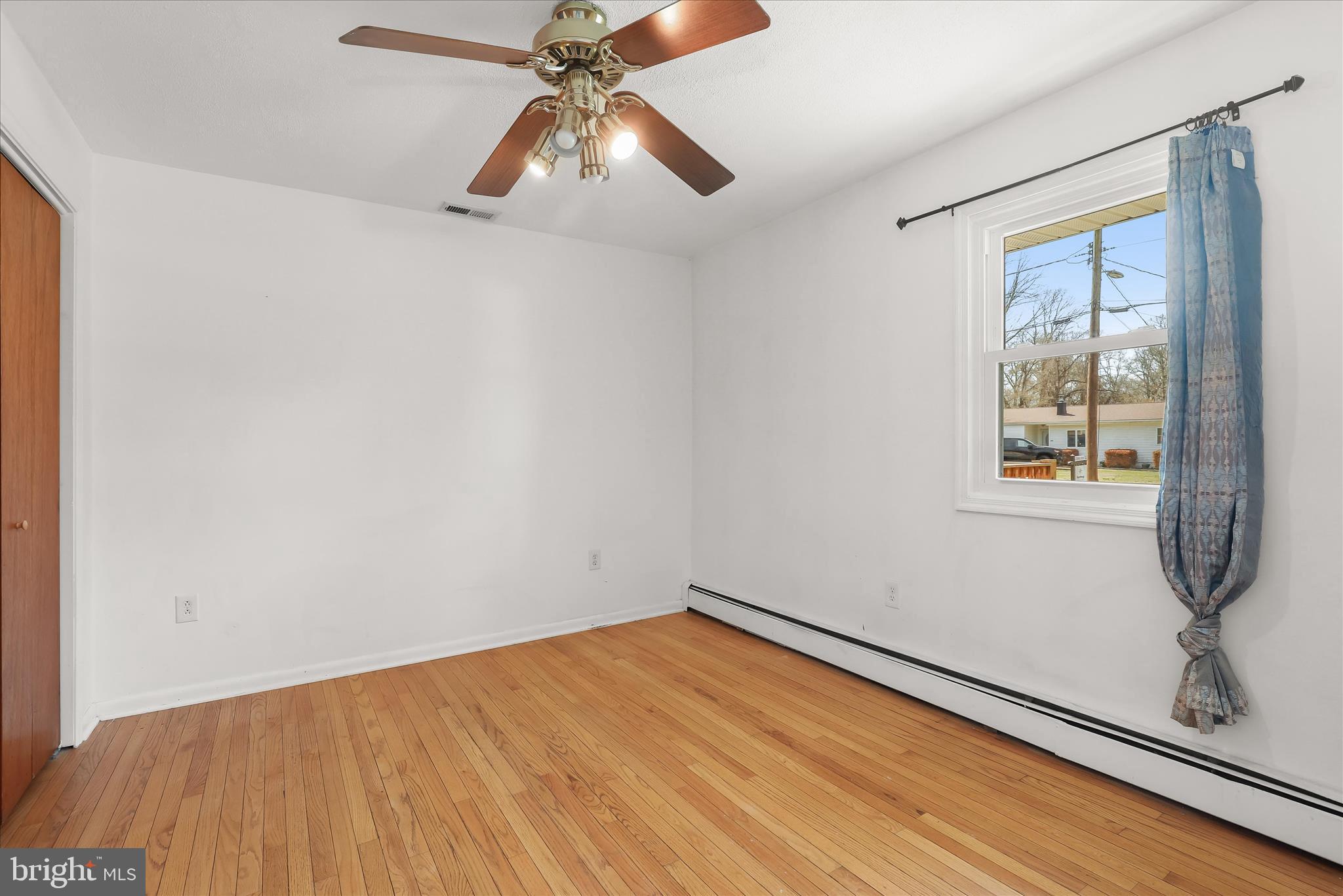 LAUREL ACRES - Residential