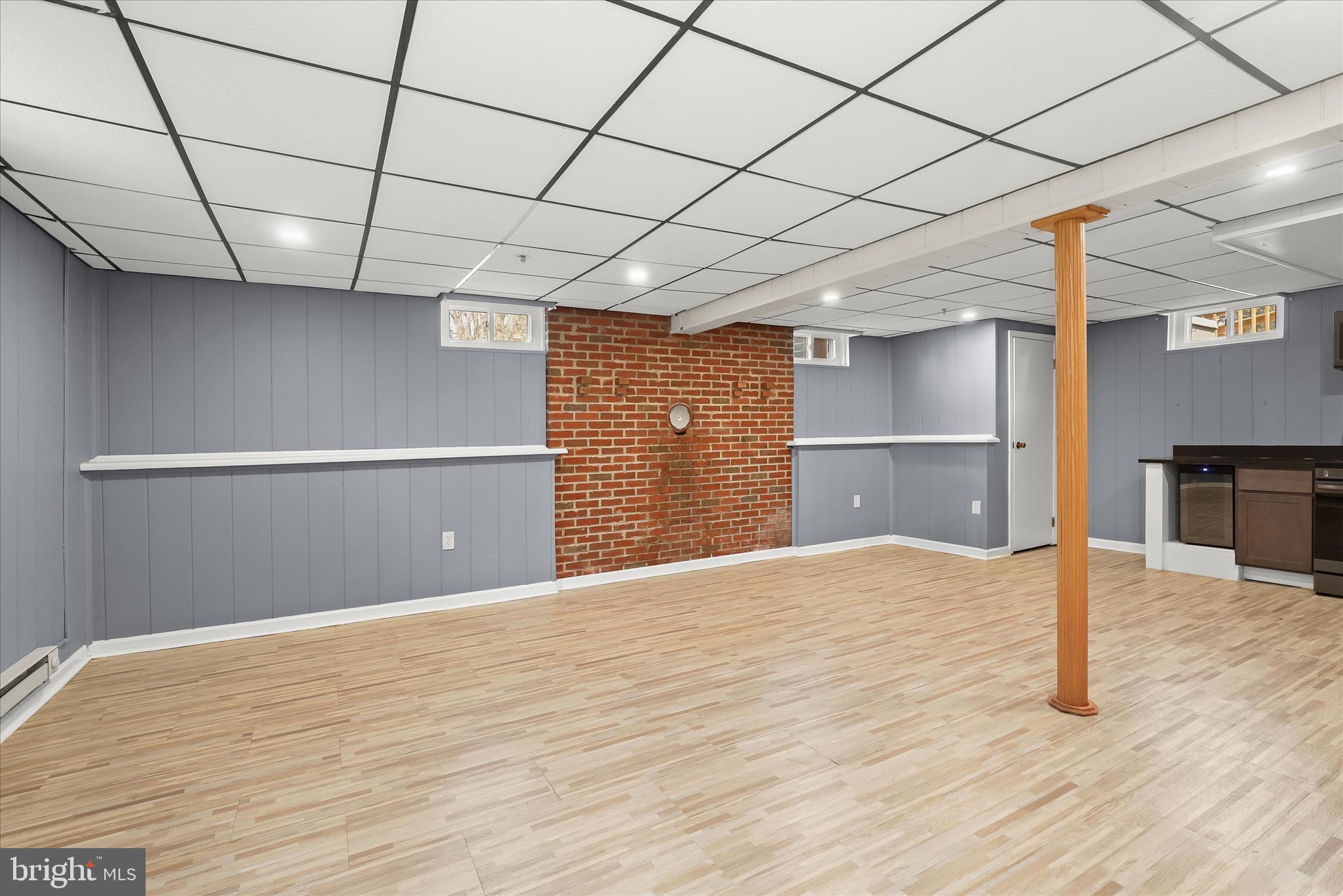 LAUREL ACRES - Residential