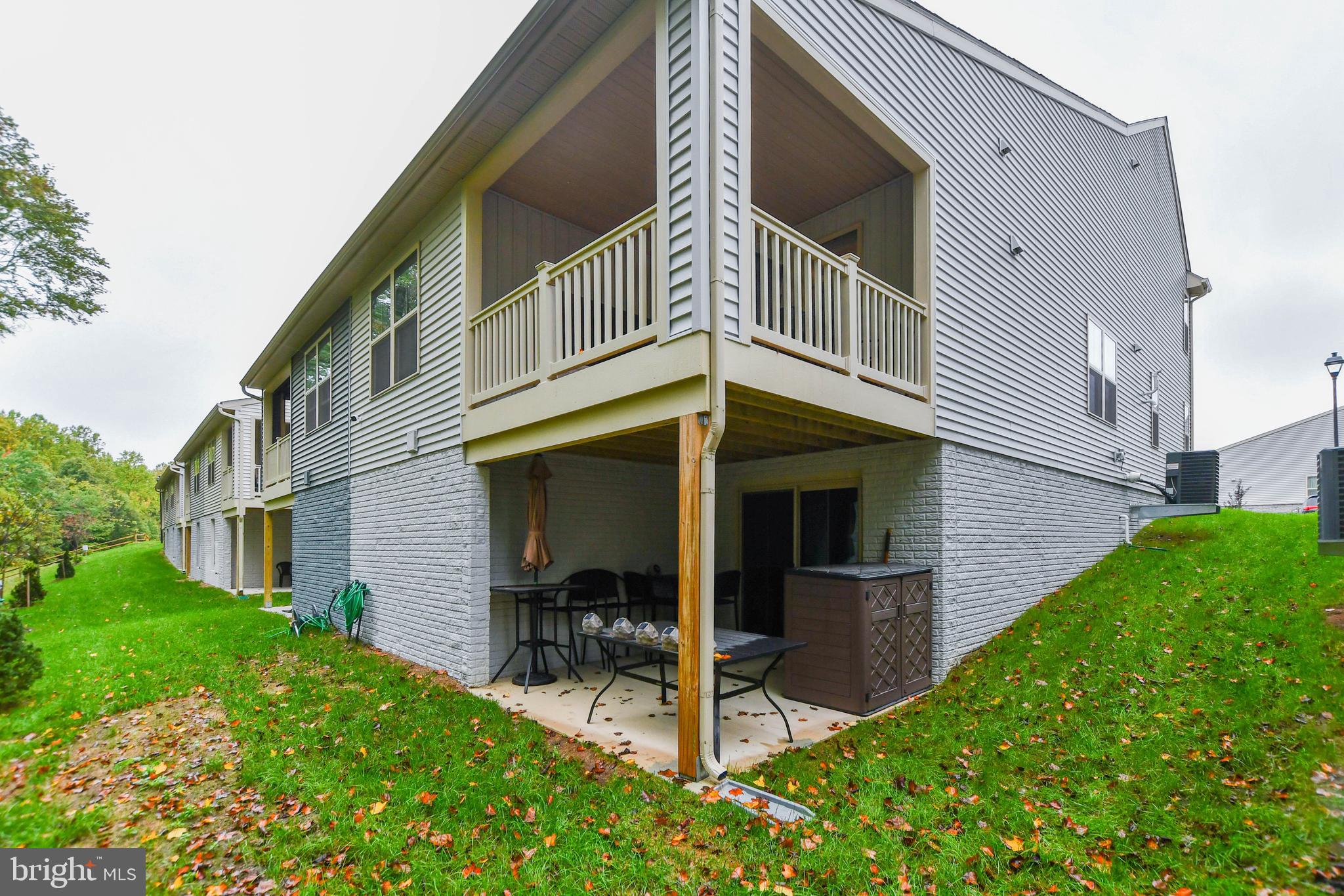 14365 LONGHOUSE LOOP