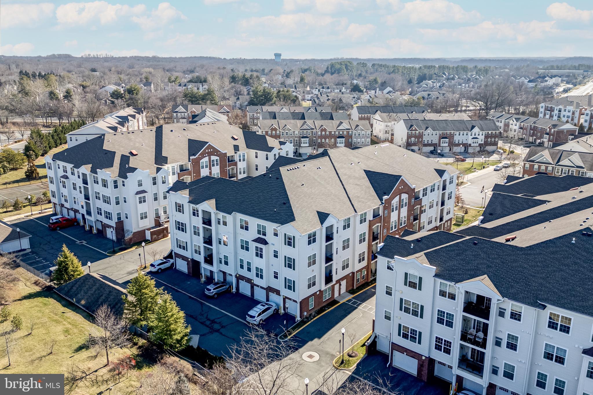 WELLINGTON CONDOMINIUM - Residential