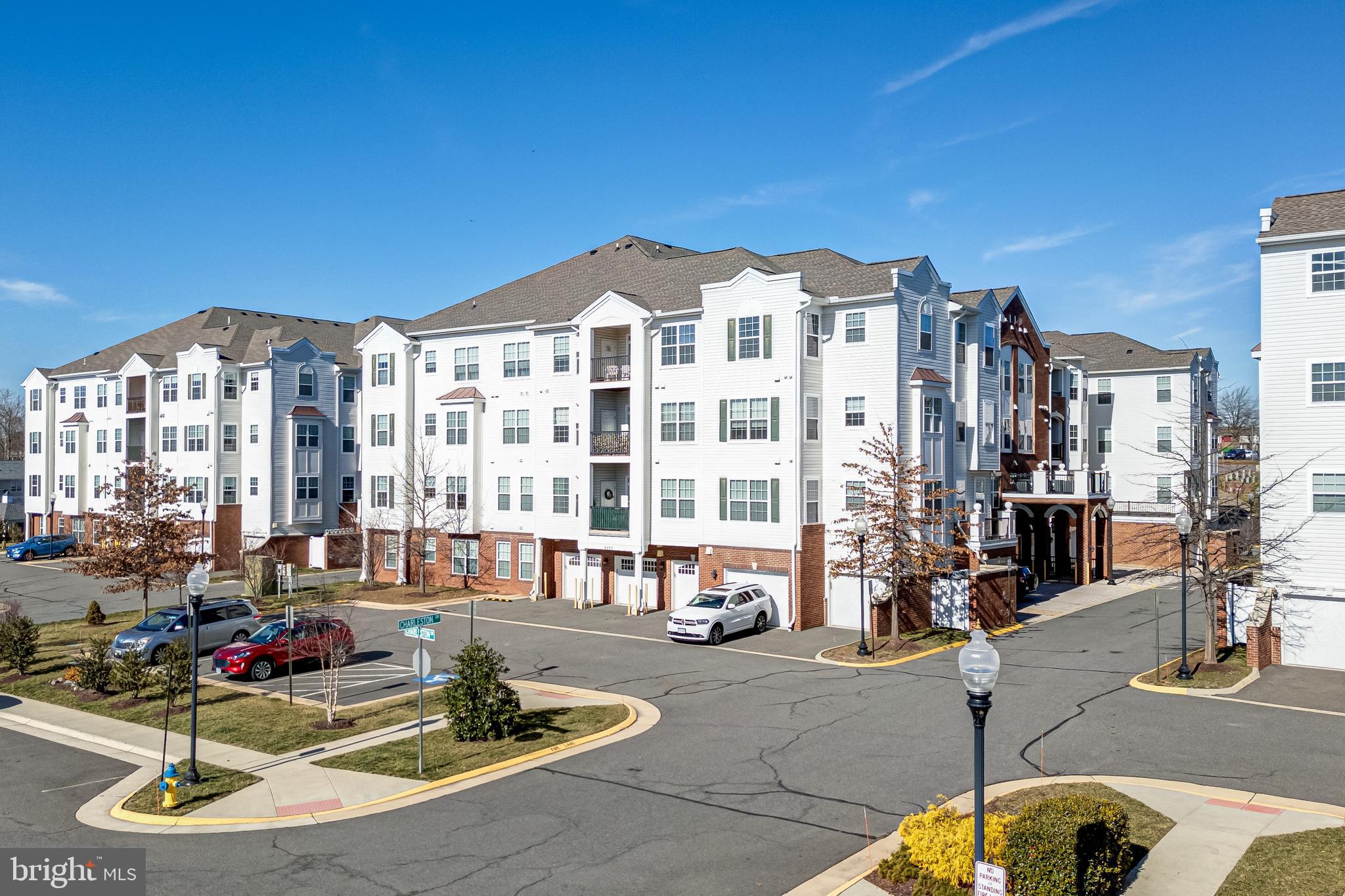 WELLINGTON CONDOMINIUM - Residential