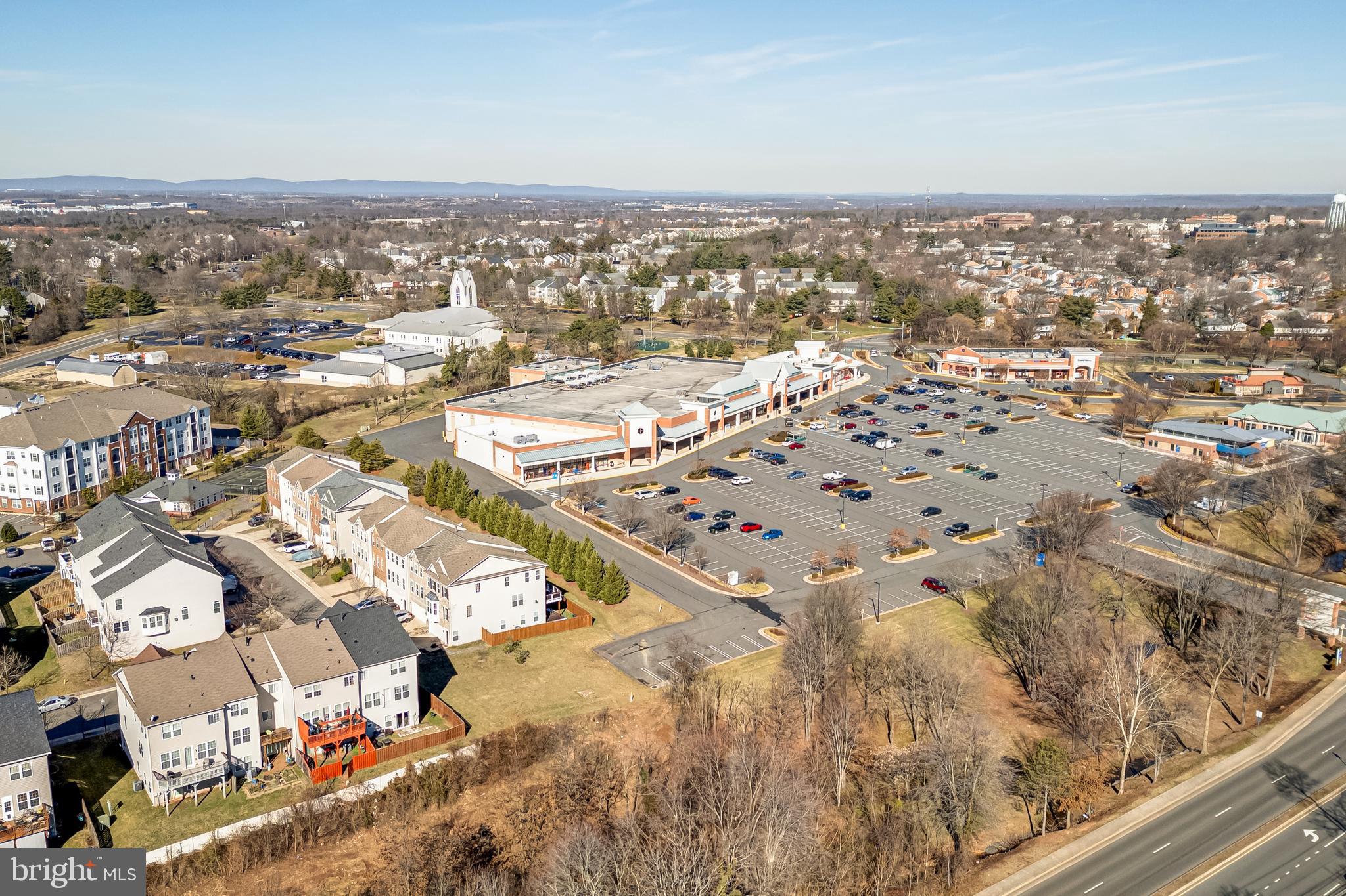 WELLINGTON CONDOMINIUM - Residential